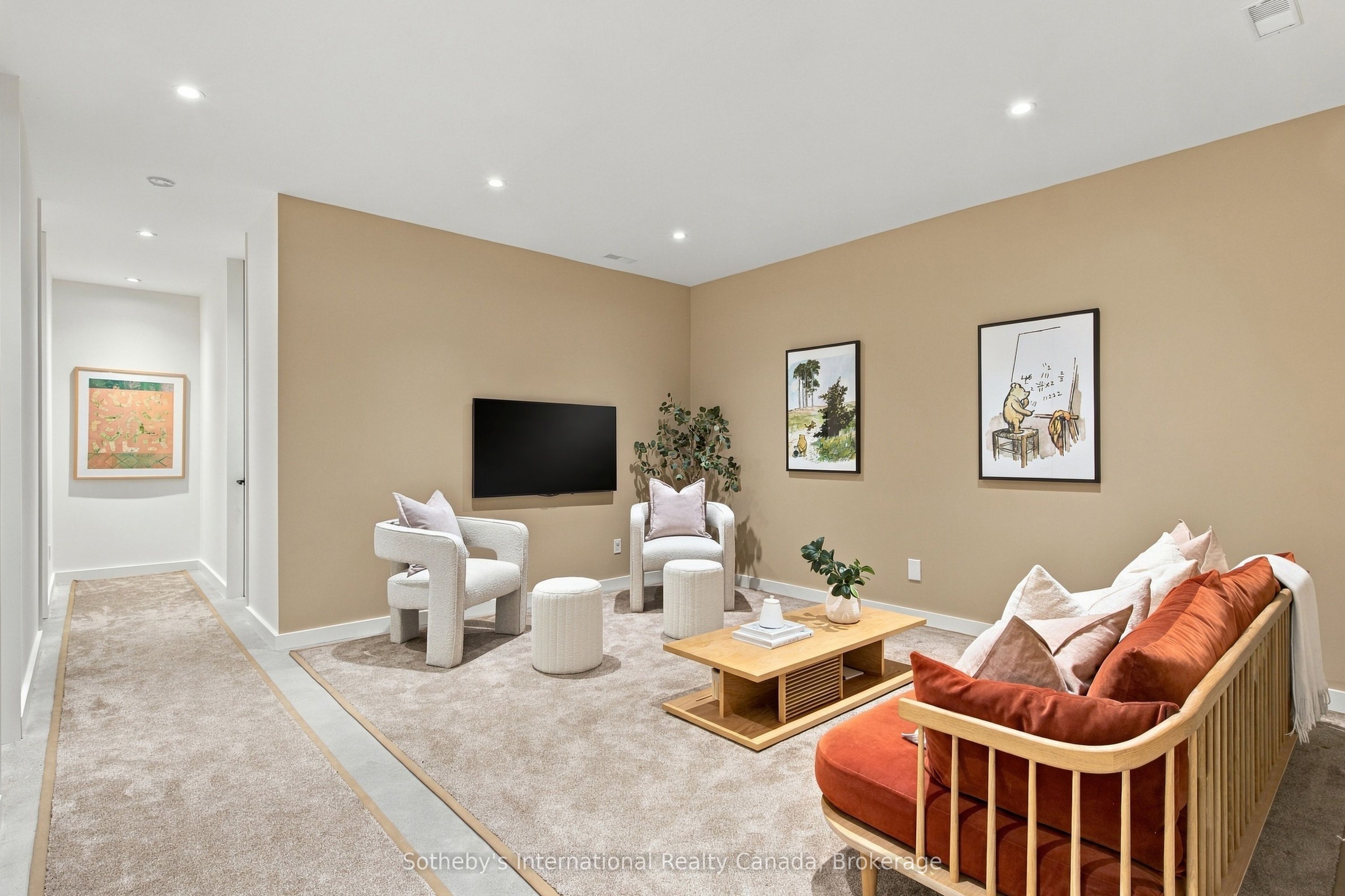 32 Ahrens Street W Property Photo 35