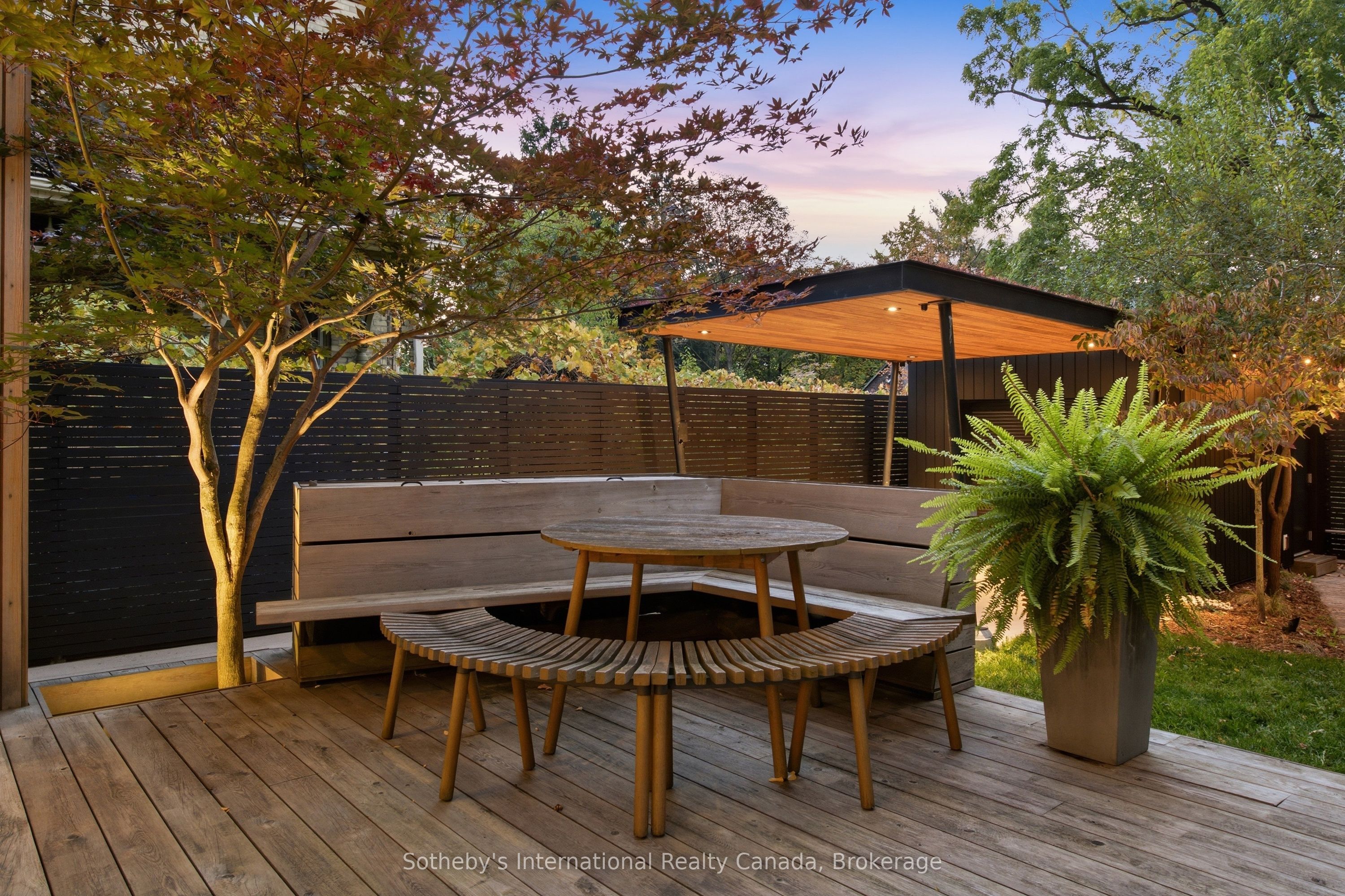 32 Ahrens Street W Property Photo 37
