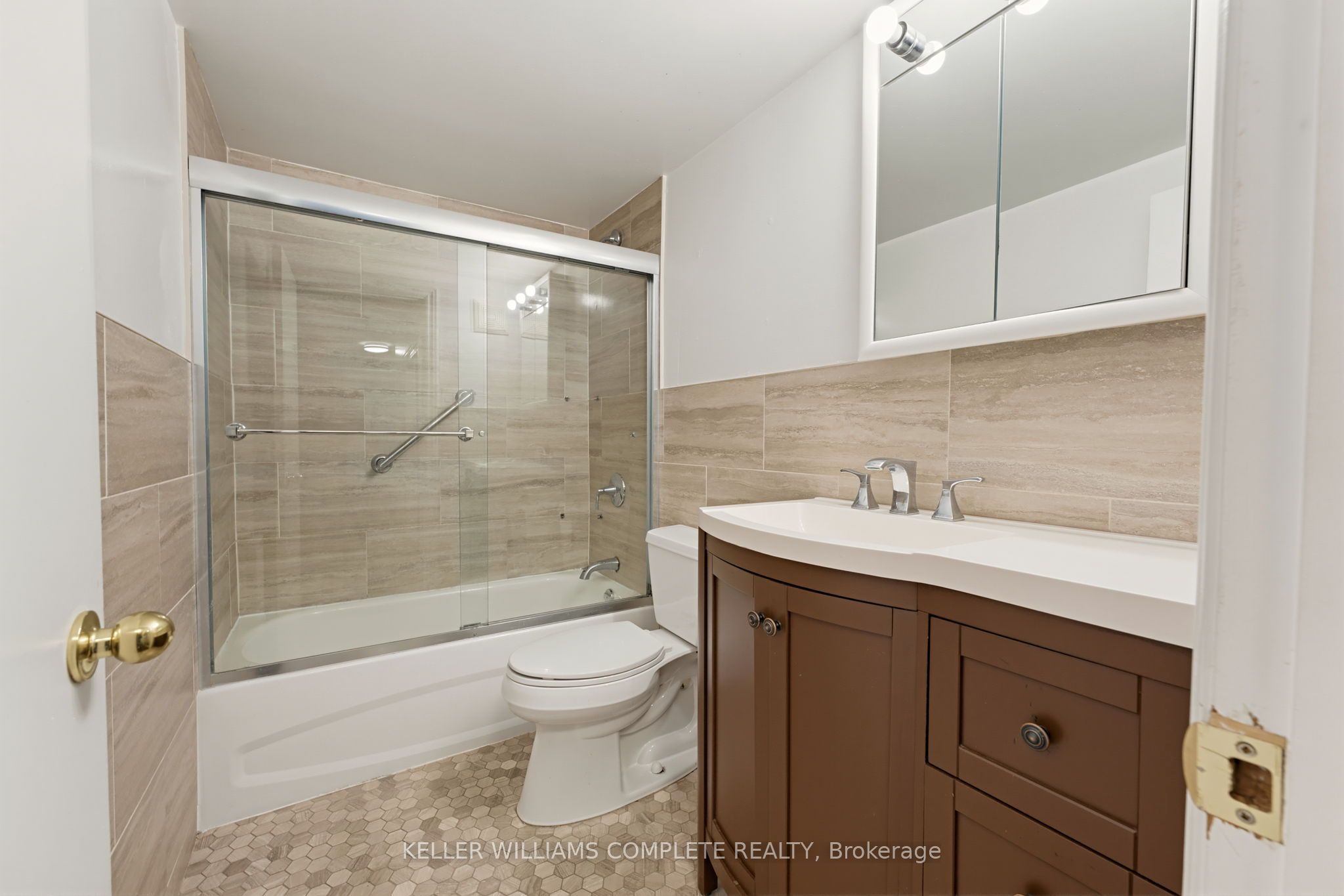 11 Woodman Drive S 210 Property Photo 16