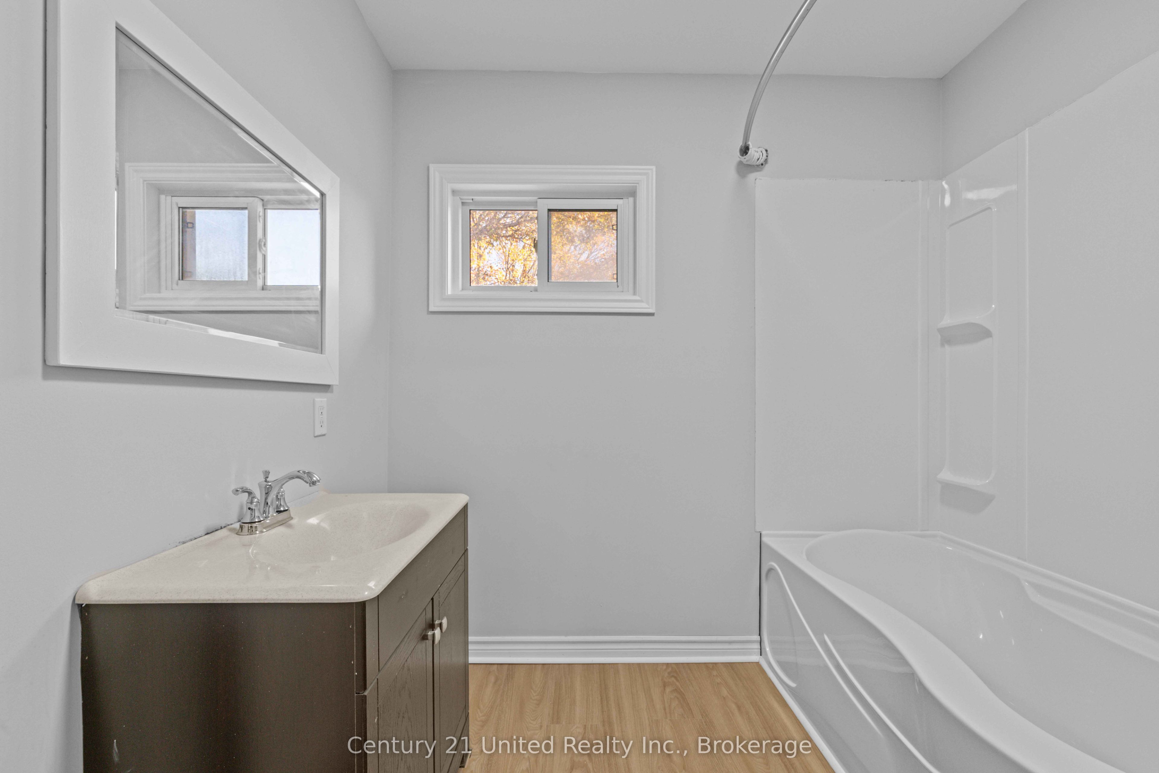 436 George Street S Property Photo 17
