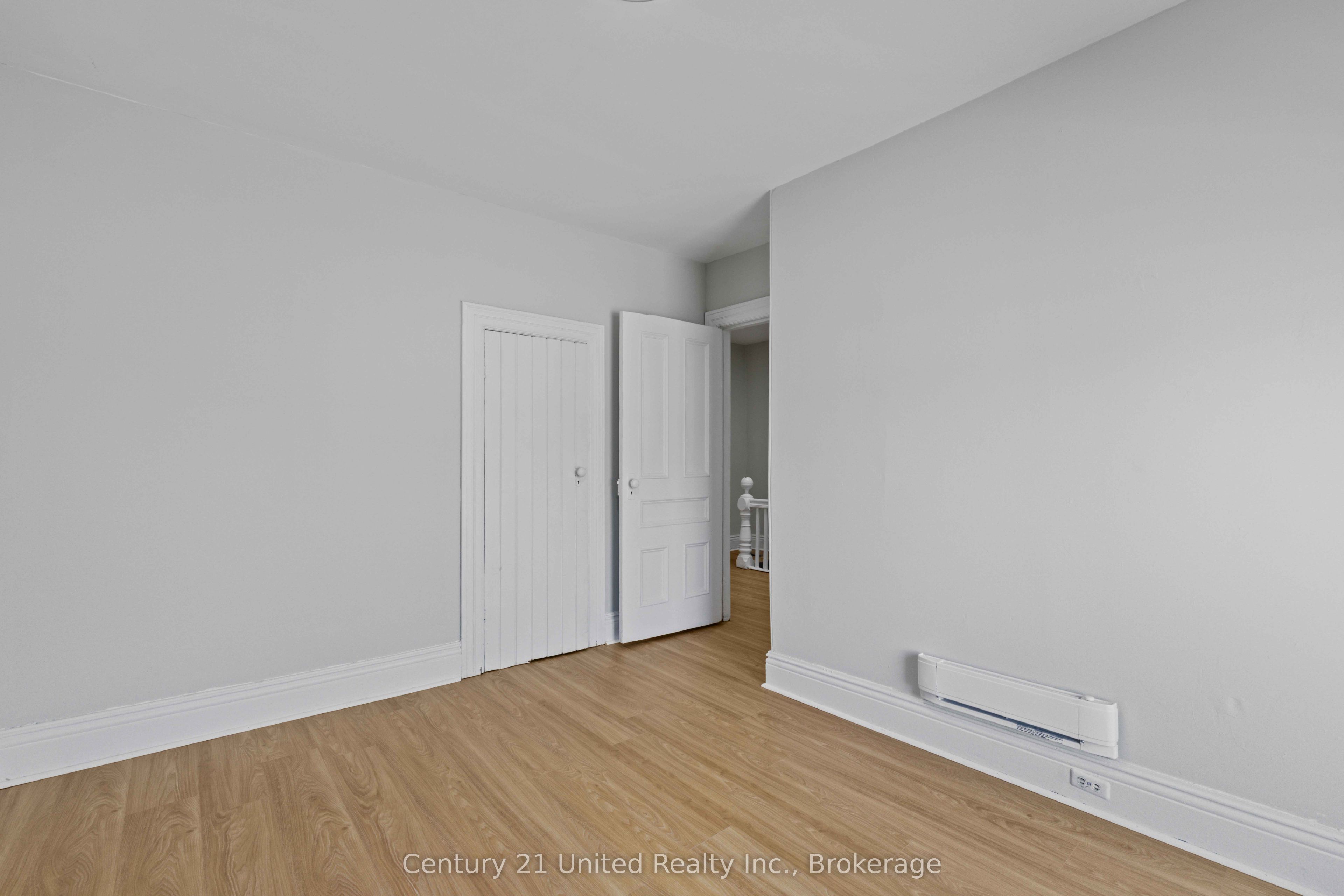 436 George Street S Property Photo 21