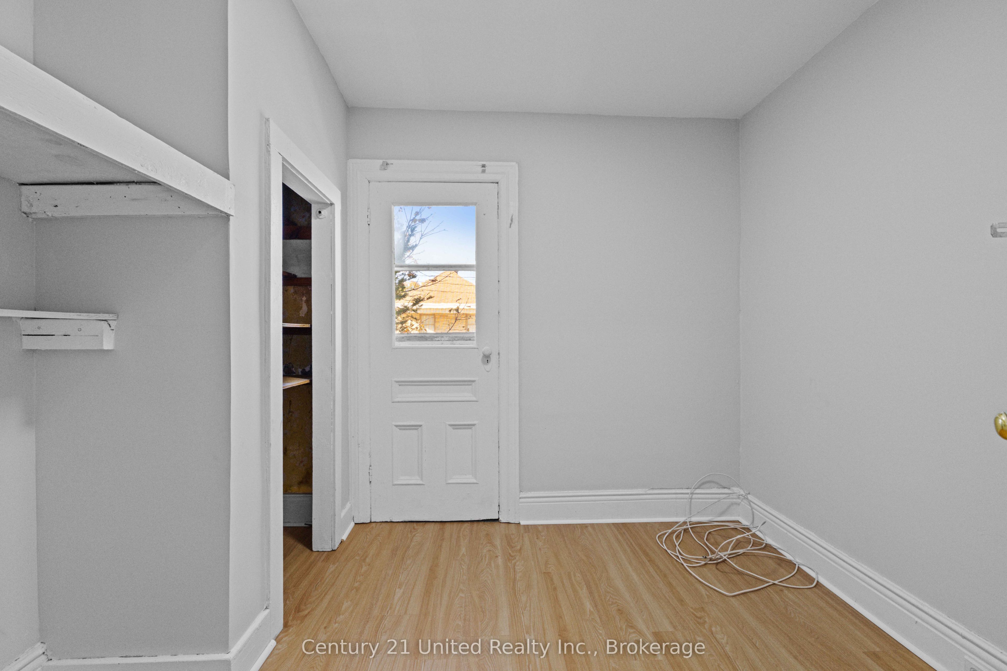 436 George Street S Property Photo 25