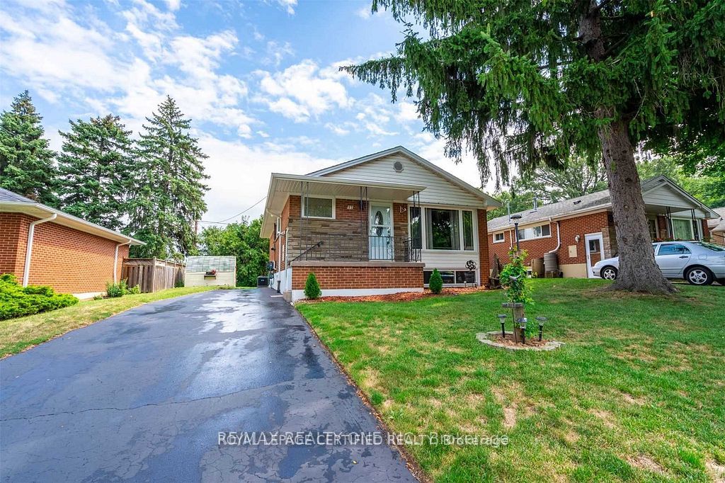 17 Carwyn Crescent Property Photo 1