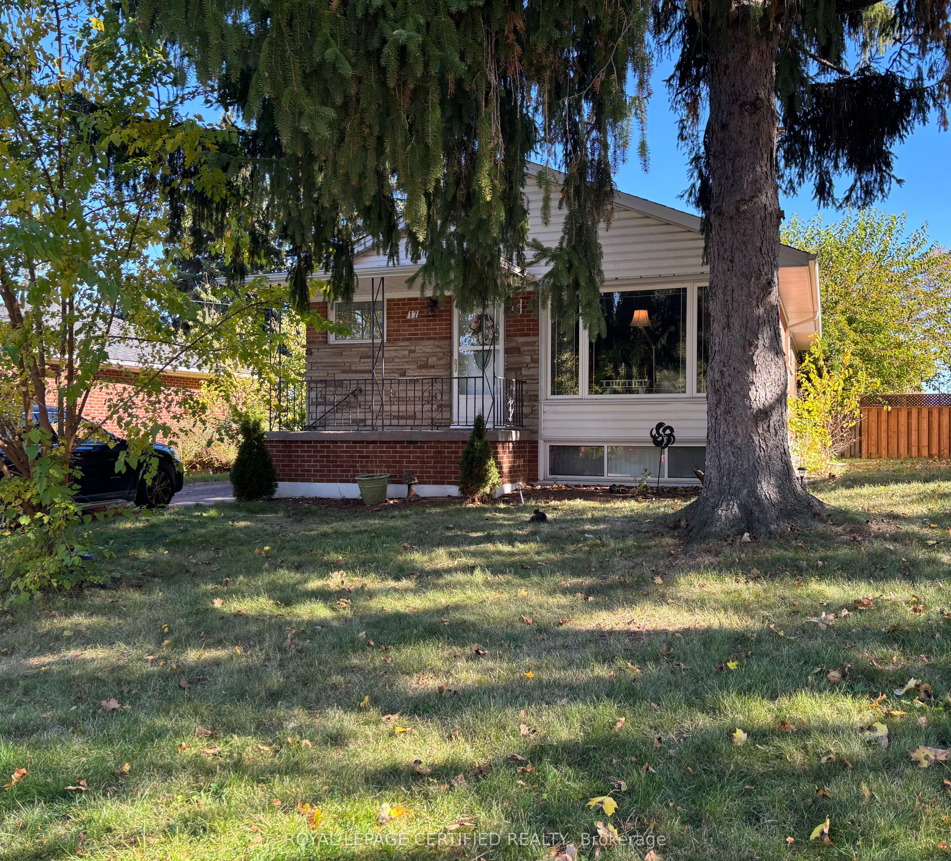 17 Carwyn Crescent Property Photo 1
