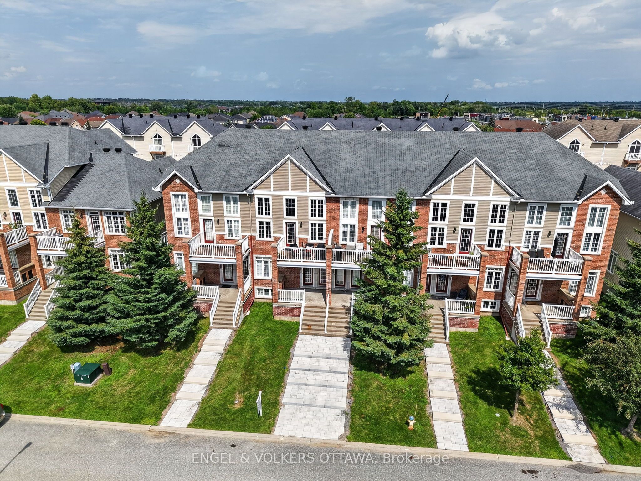 123 Eye Bright Crescent Property Photo 1