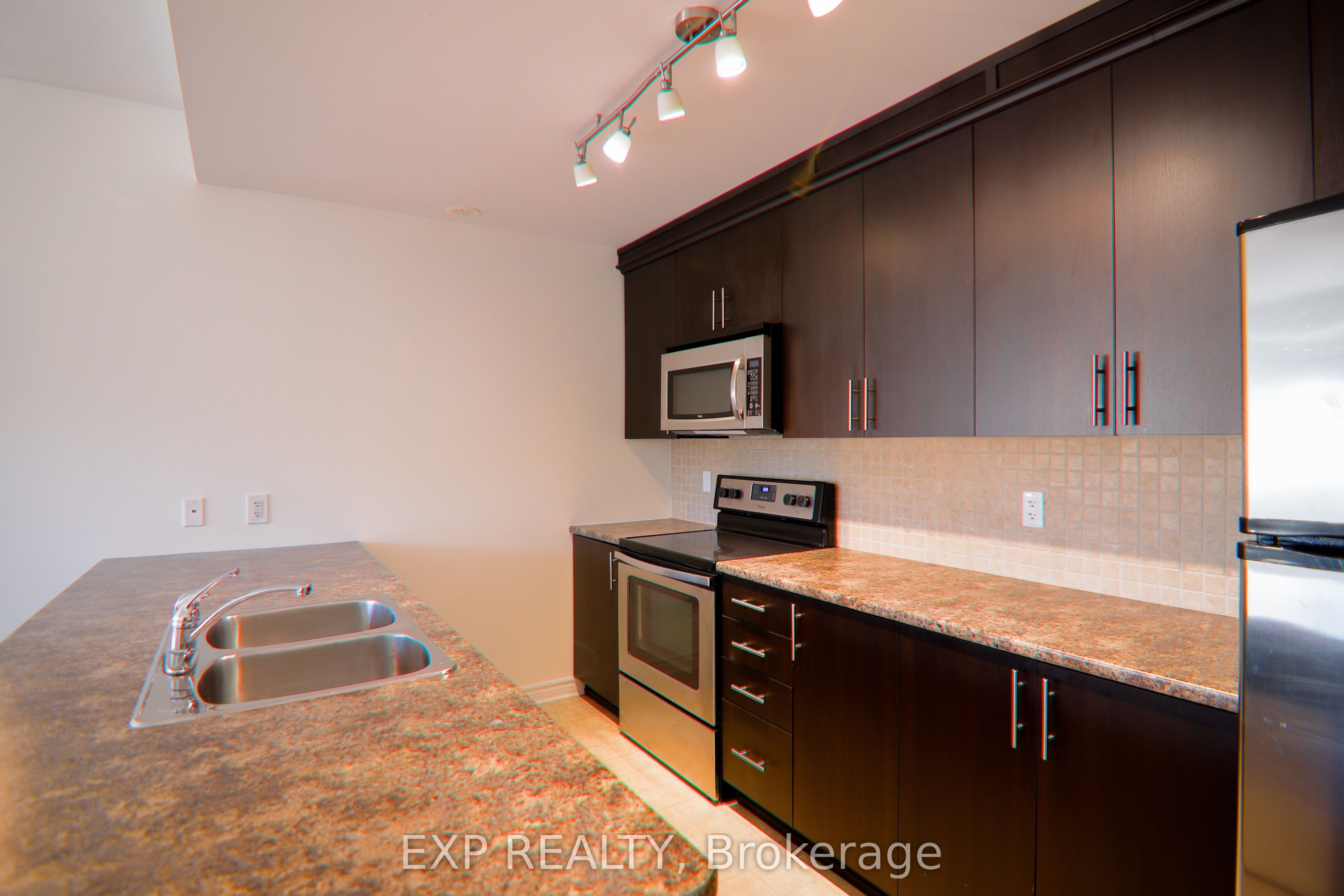 137 Harthill Way C Property Photo 3