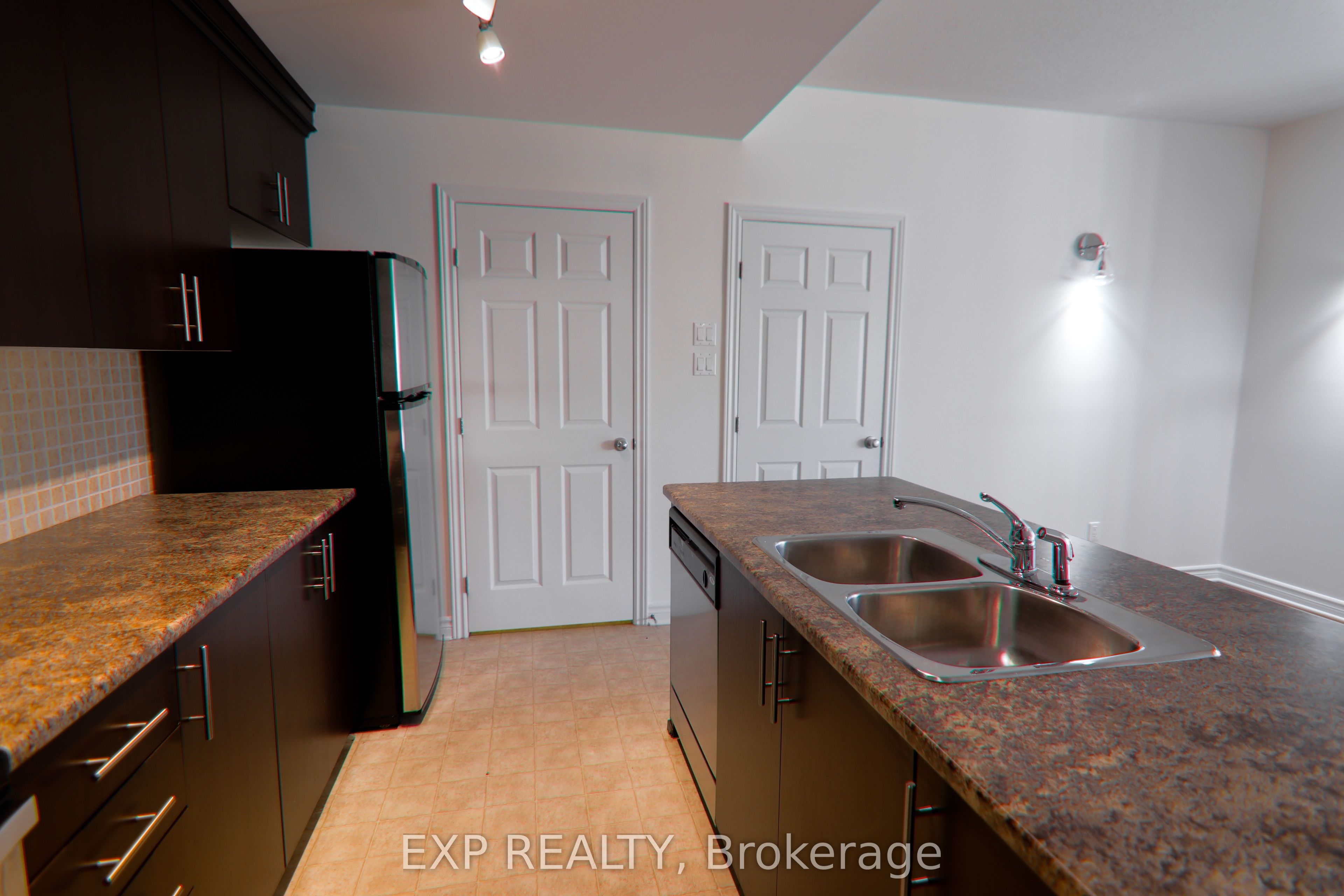 137 Harthill Way C Property Photo 4