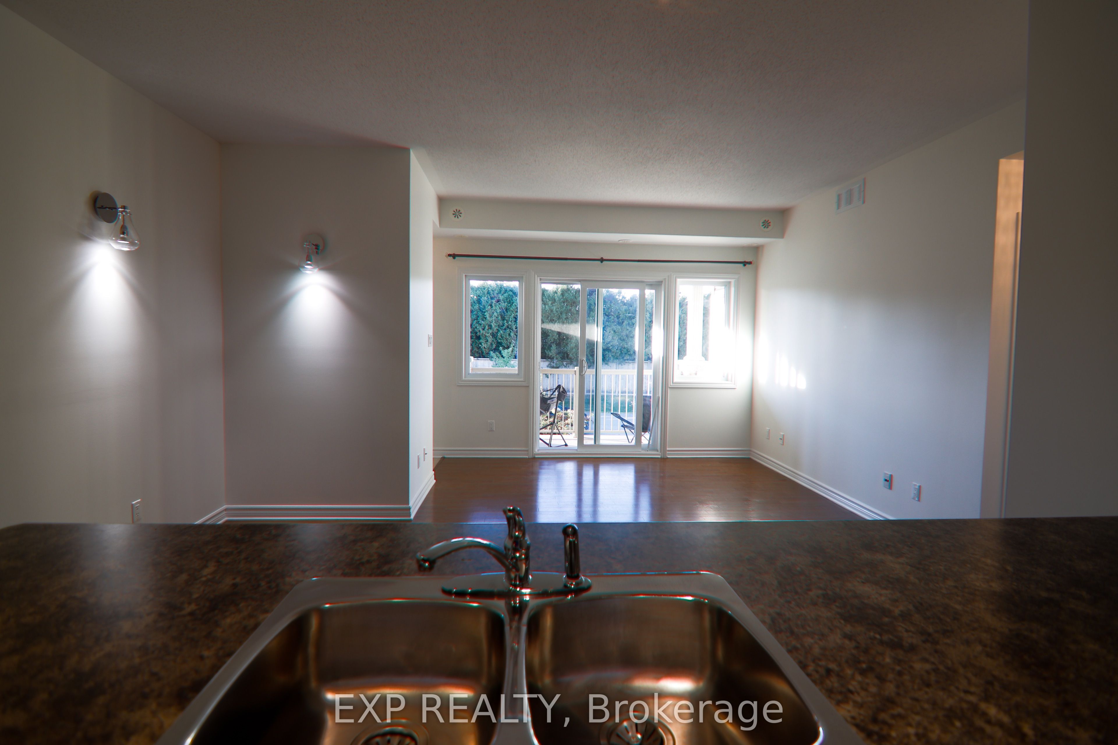 137 Harthill Way C Property Photo 5
