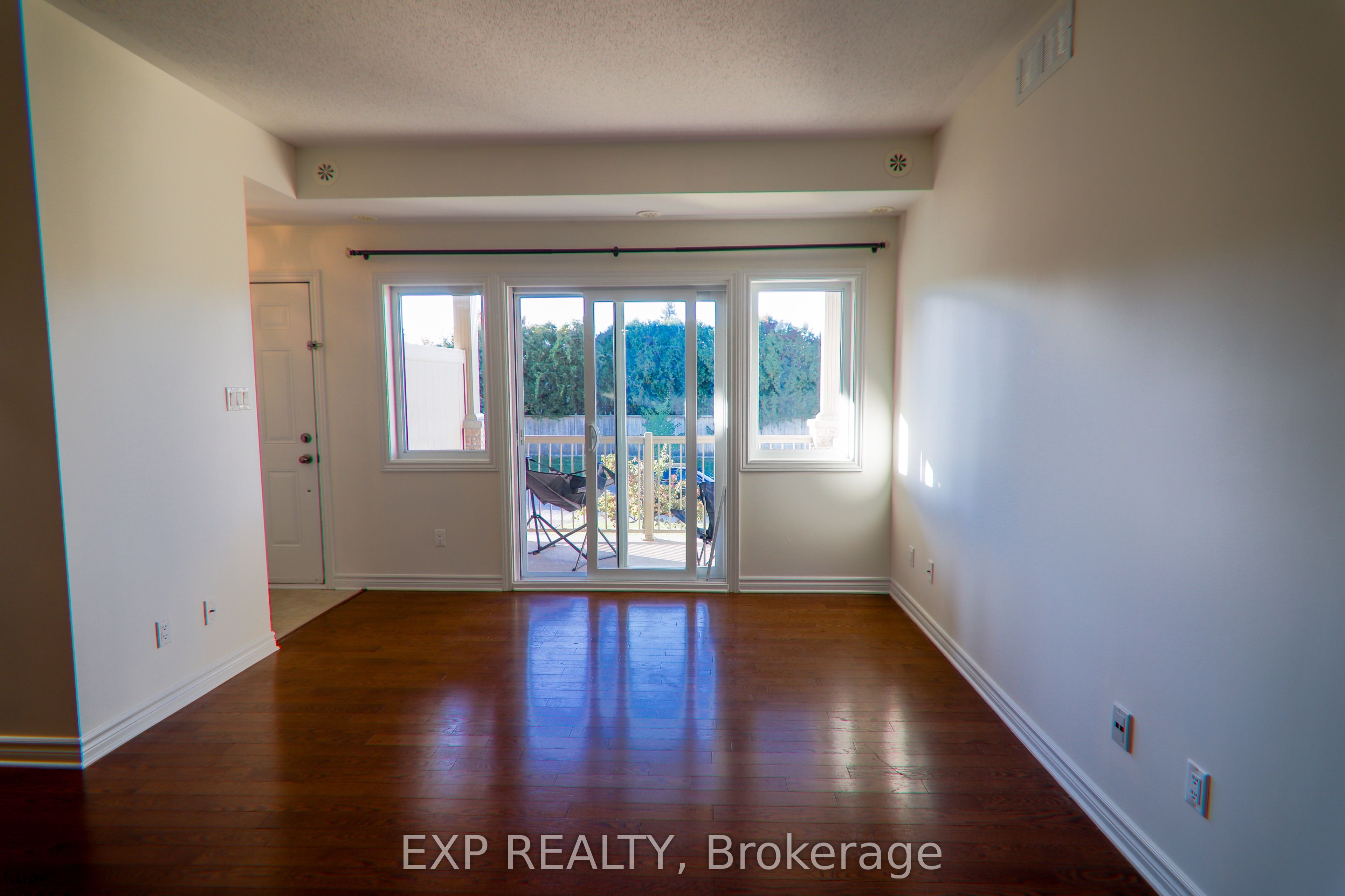 137 Harthill Way C Property Photo 7