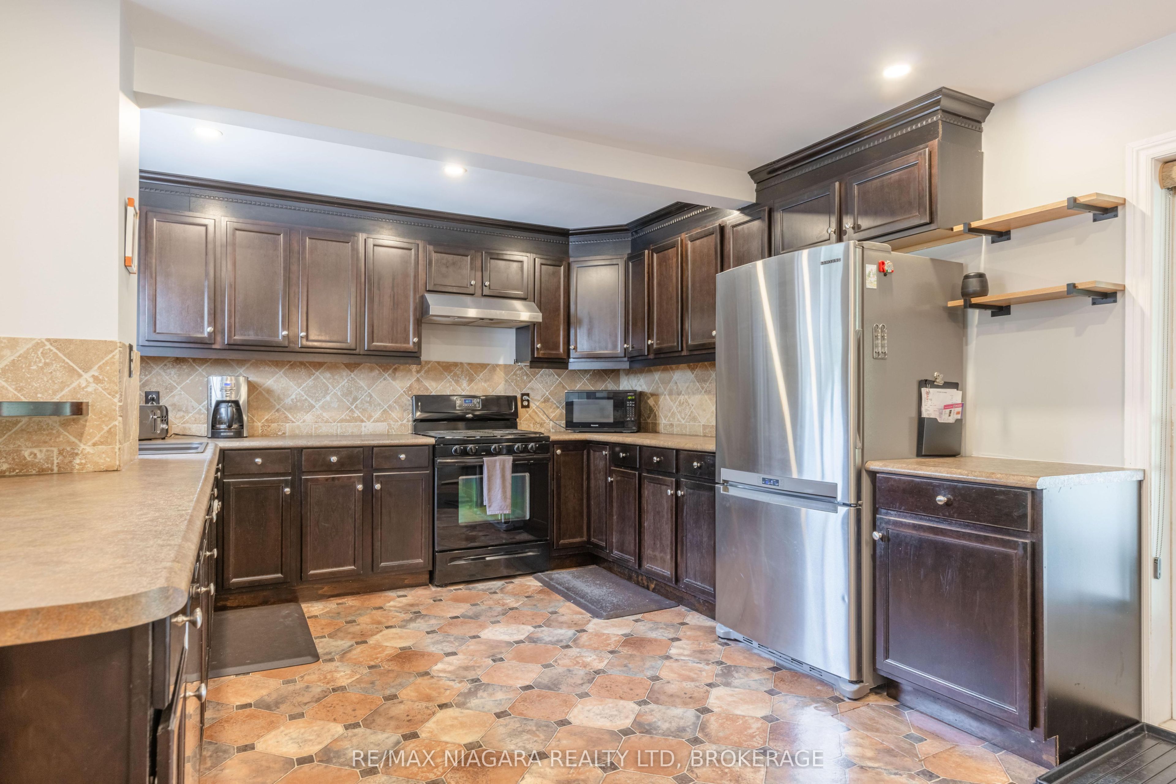 93 First Street Property Photo 7