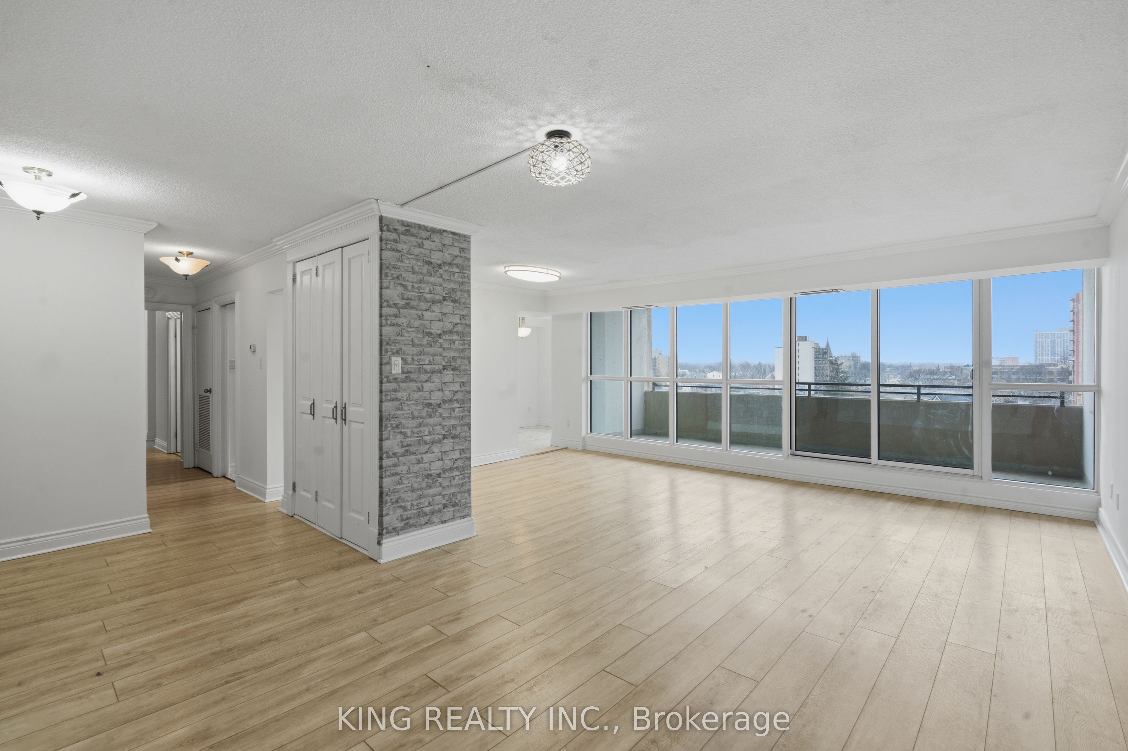 389 Dundas Street 701 Property Photo 8