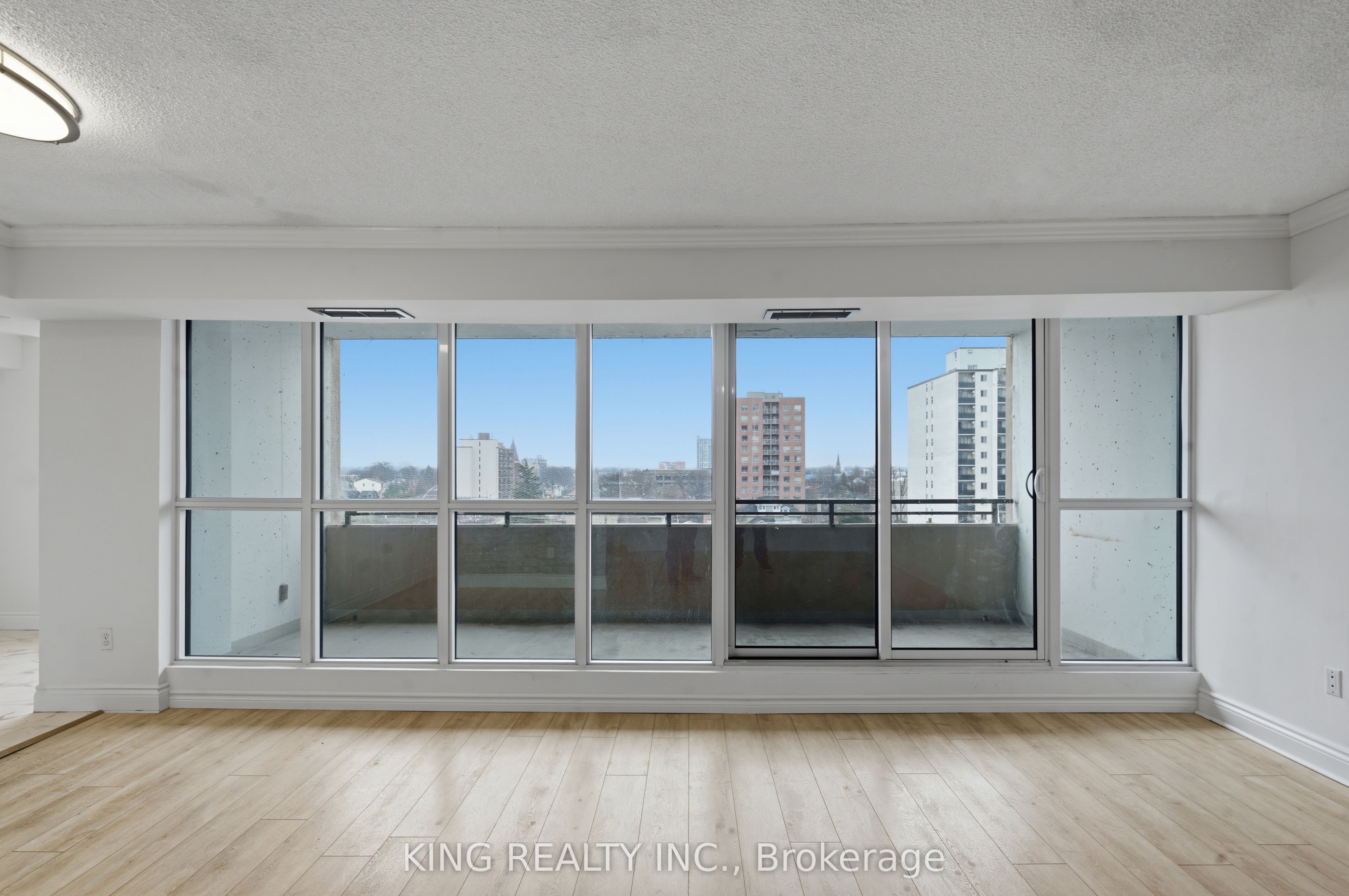 389 Dundas Street 701 Property Photo 10