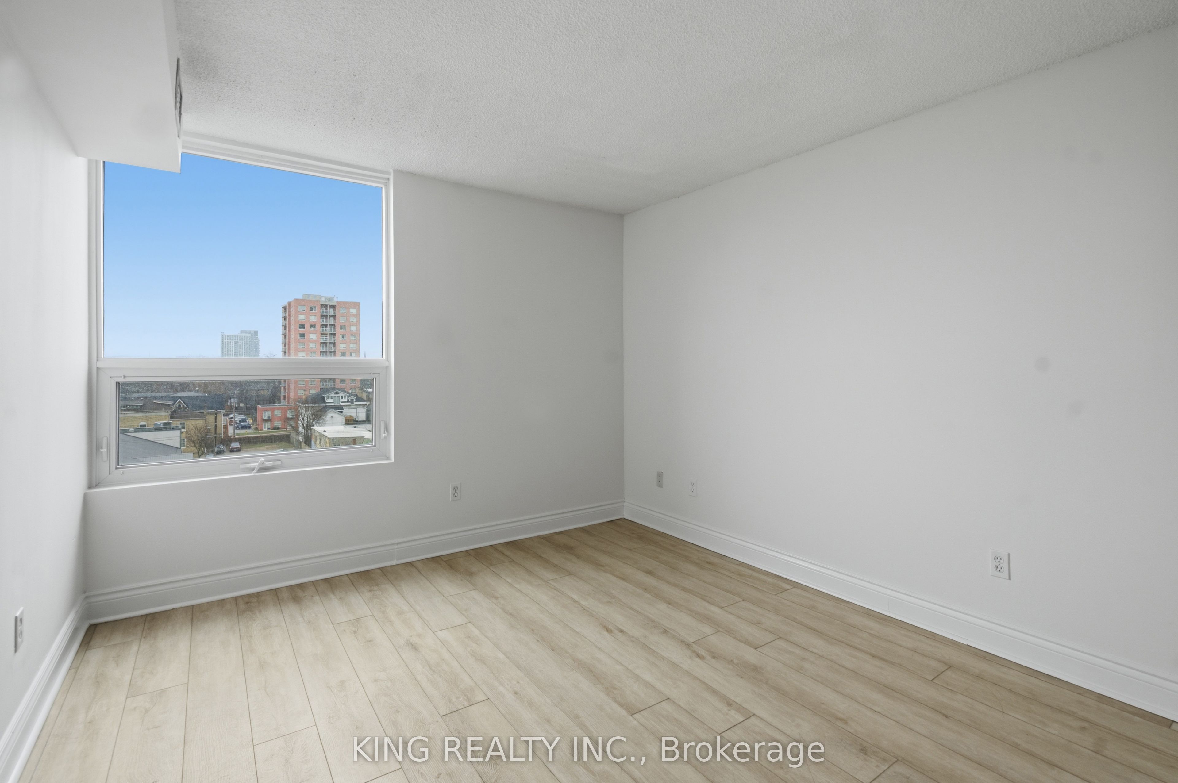 389 Dundas Street 701 Property Photo 22