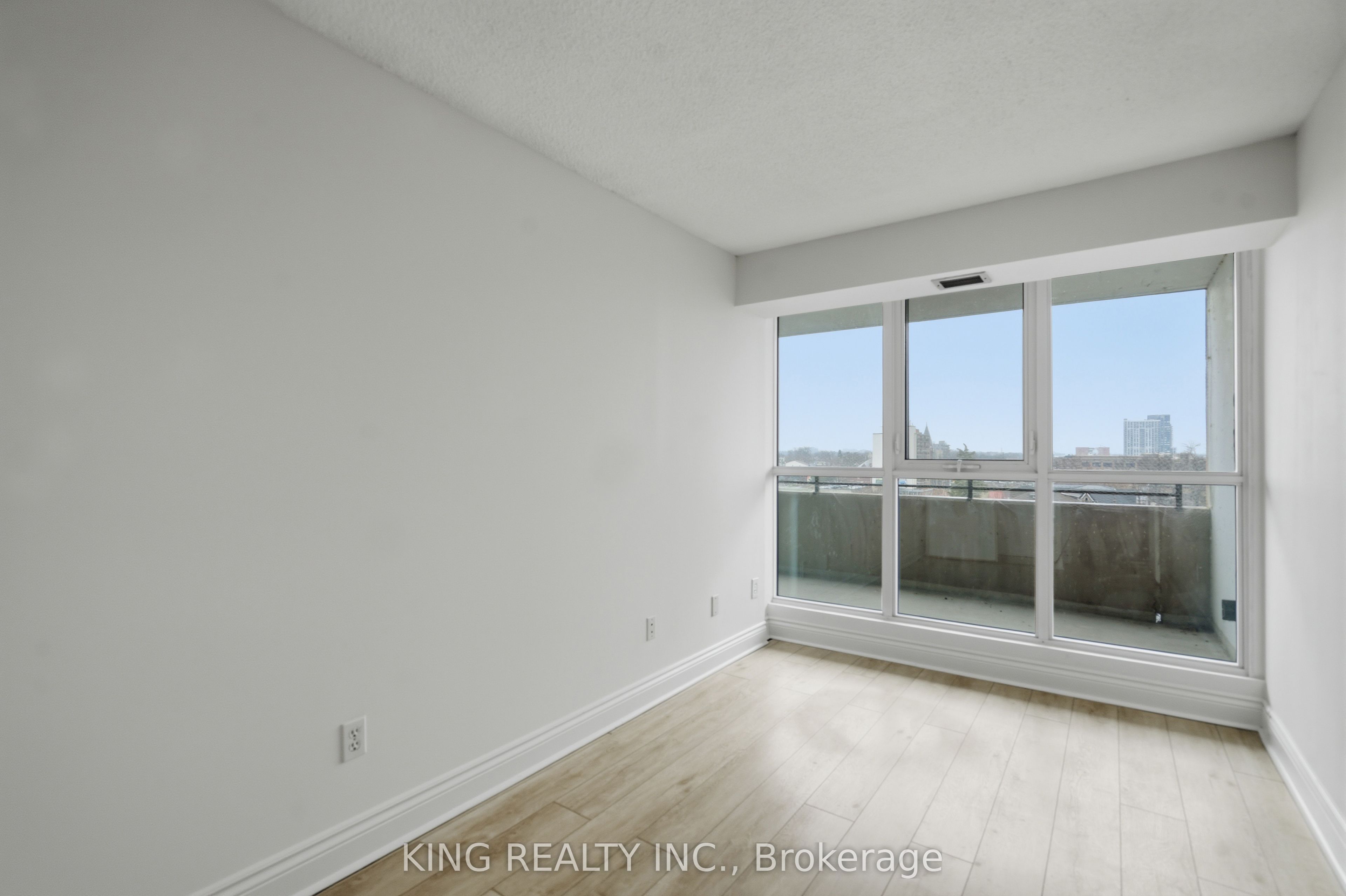 389 Dundas Street 701 Property Photo 25