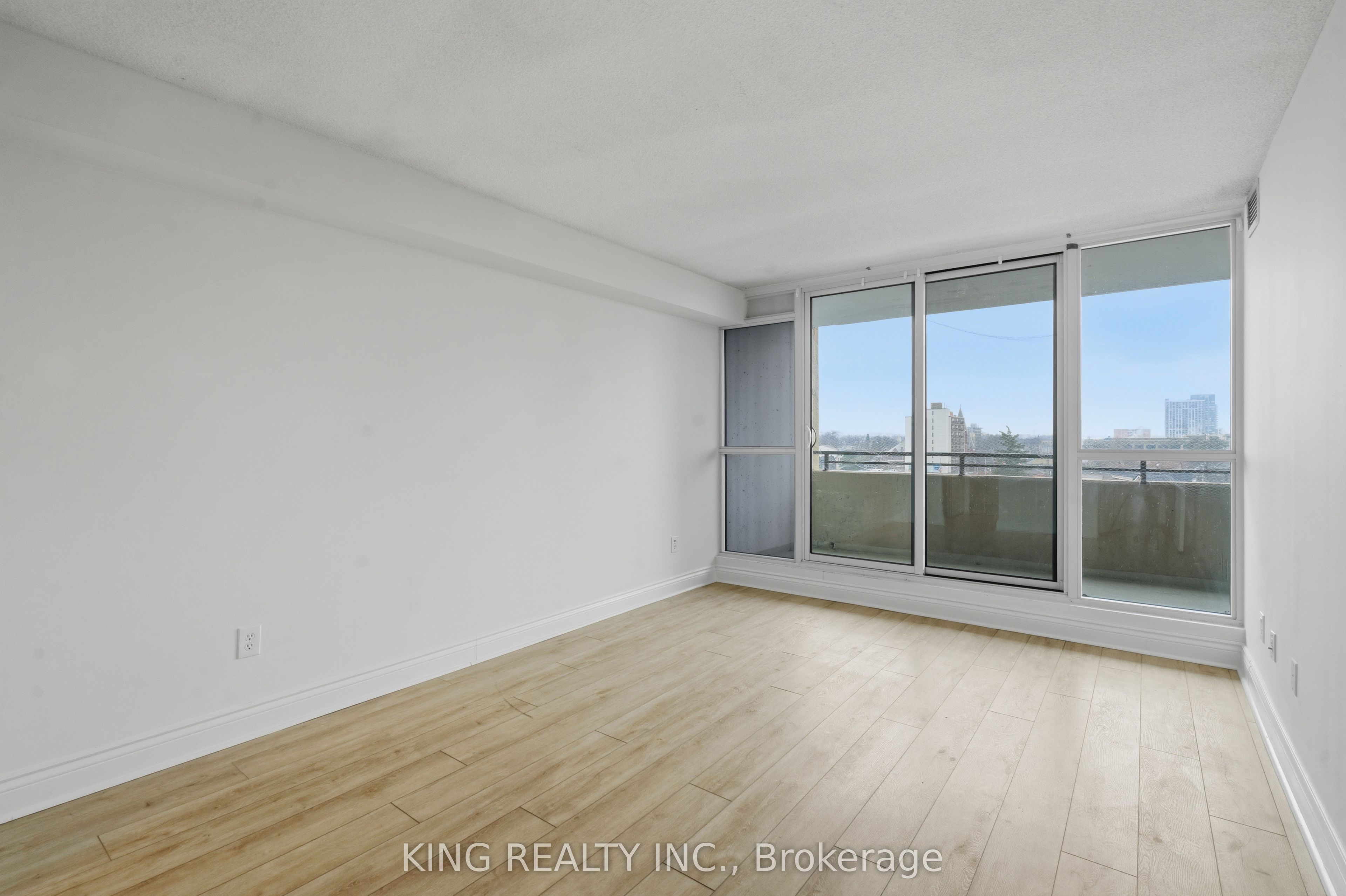 389 Dundas Street 701 Property Photo 29