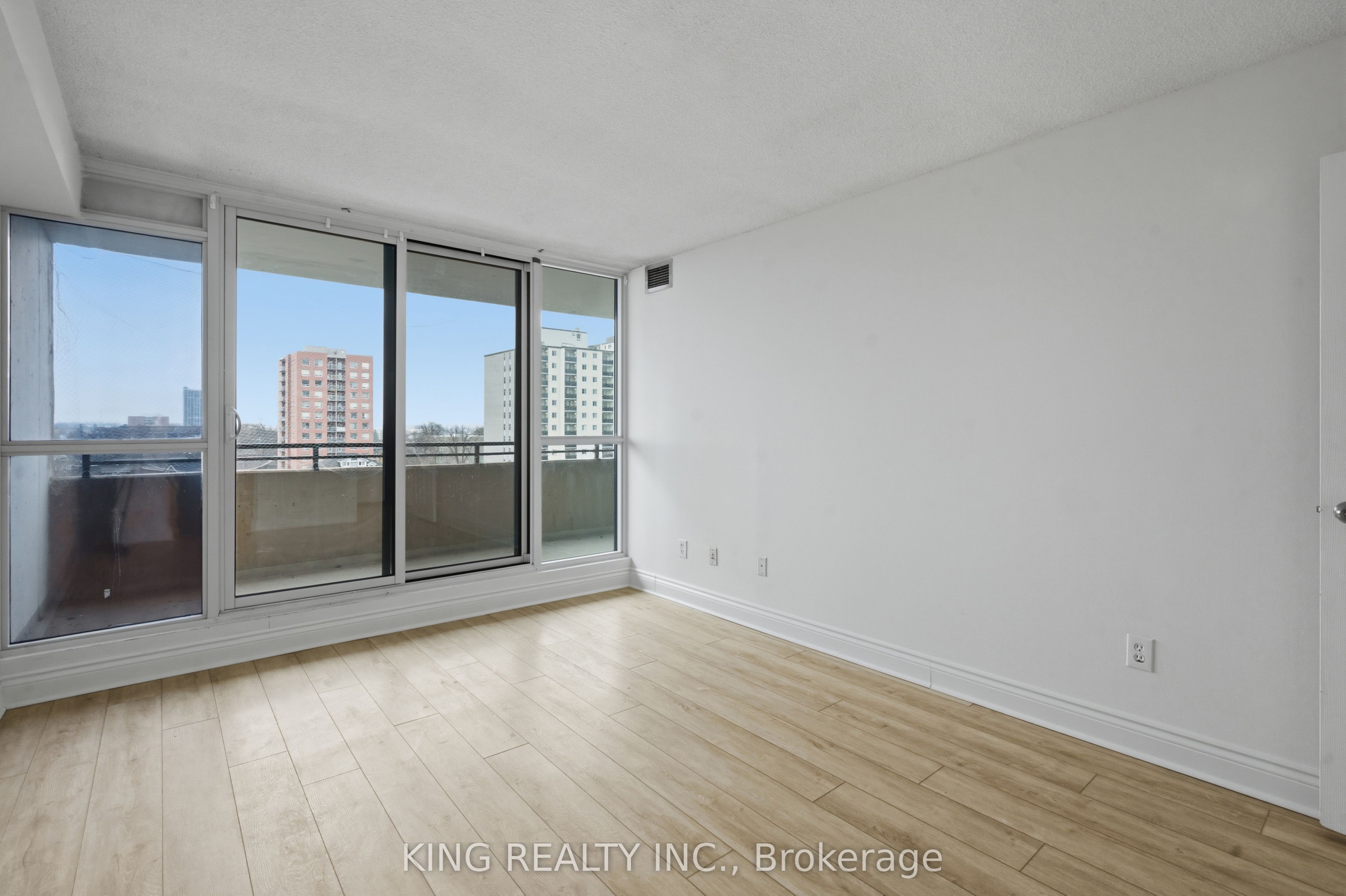389 Dundas Street 701 Property Photo 31
