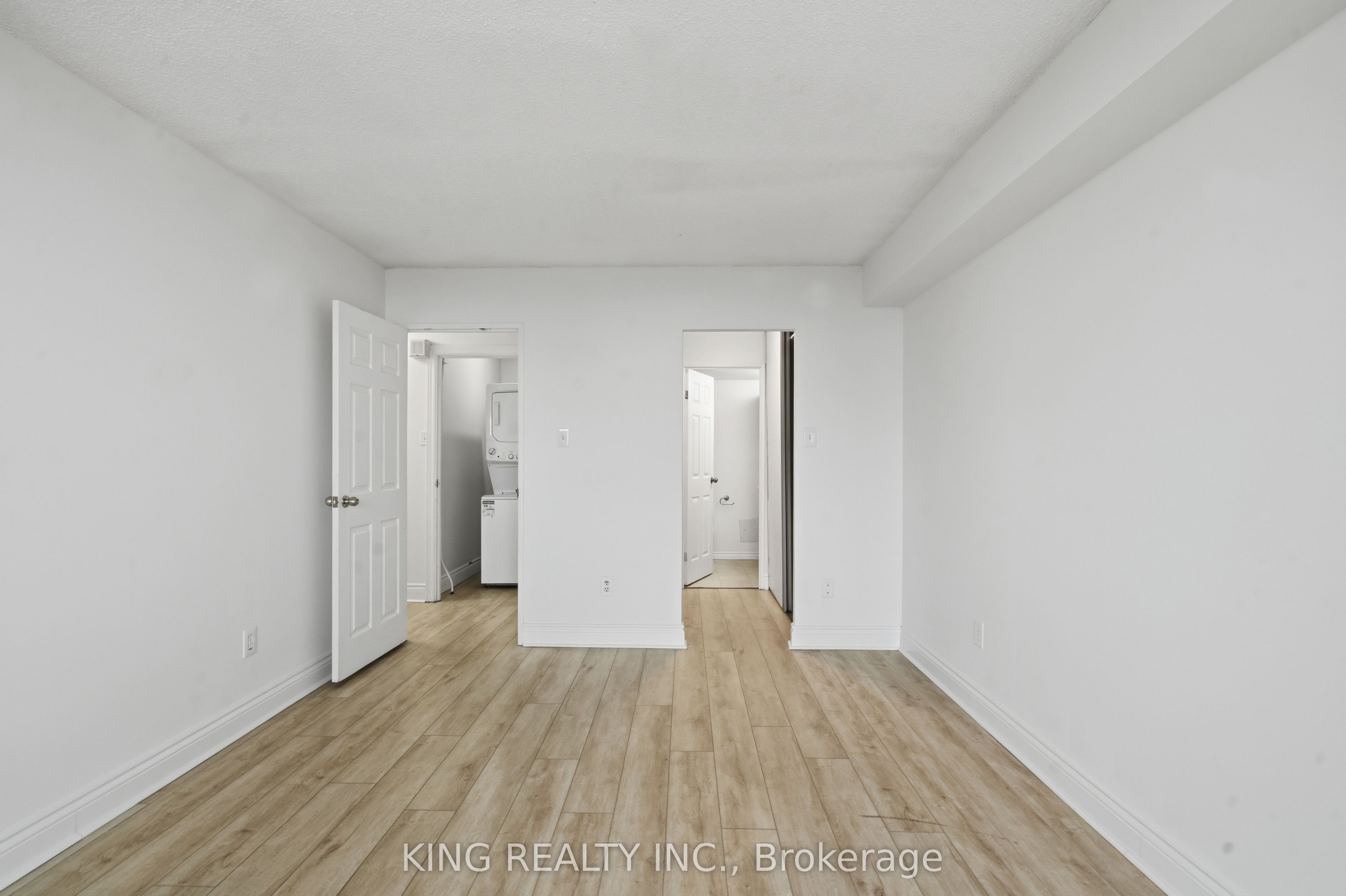 389 Dundas Street 701 Property Photo 32