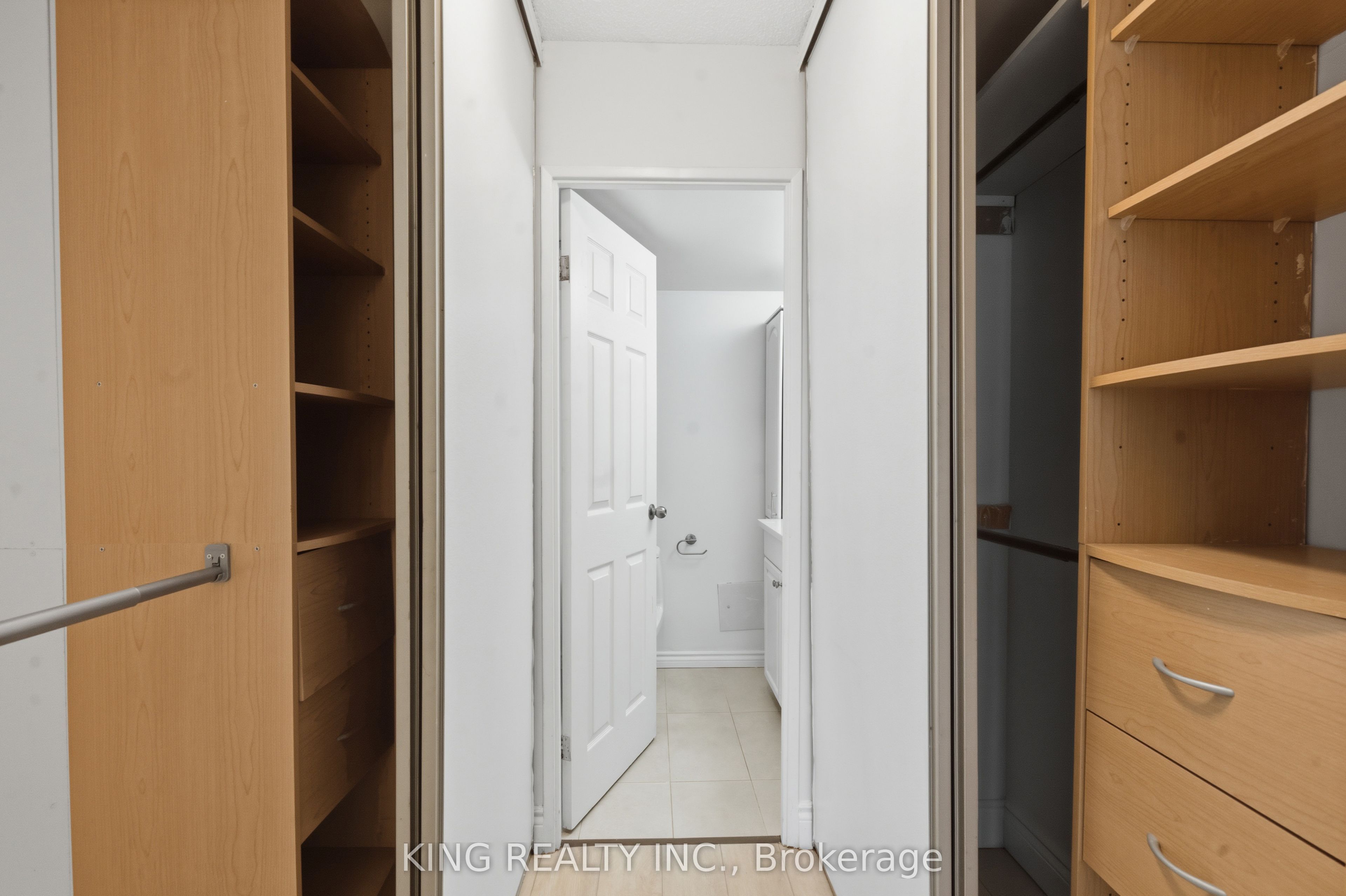 389 Dundas Street 701 Property Photo 34