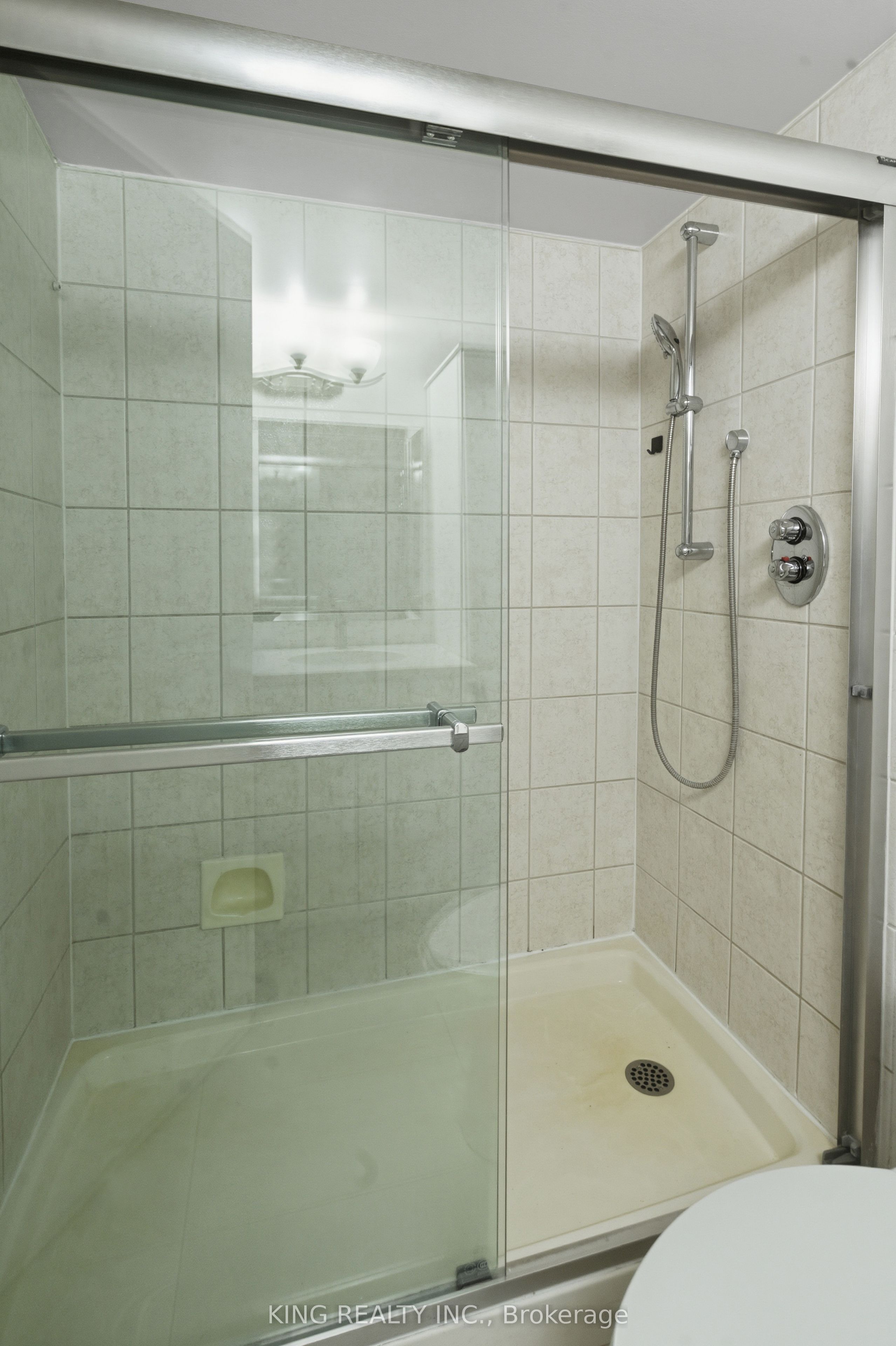 389 Dundas Street 701 Property Photo 37