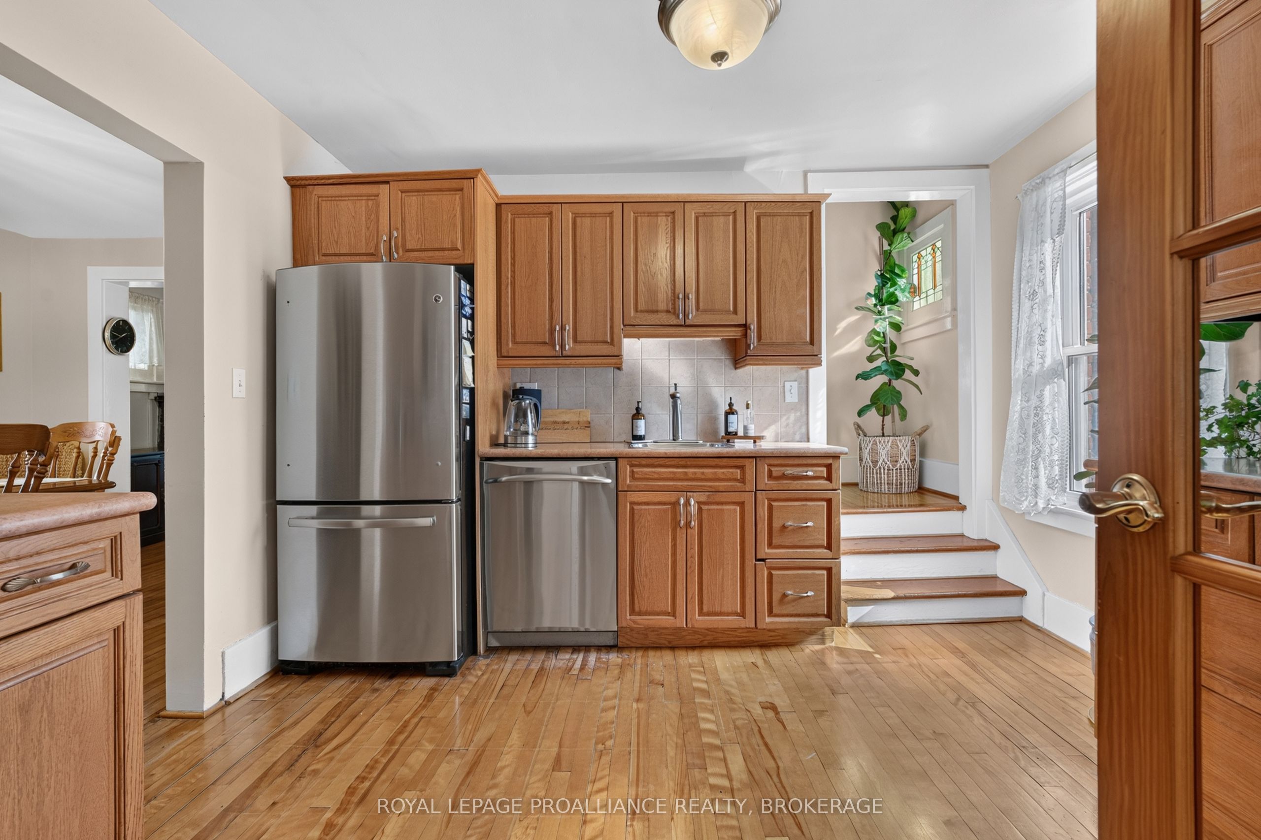548 Division Street Property Photo 13