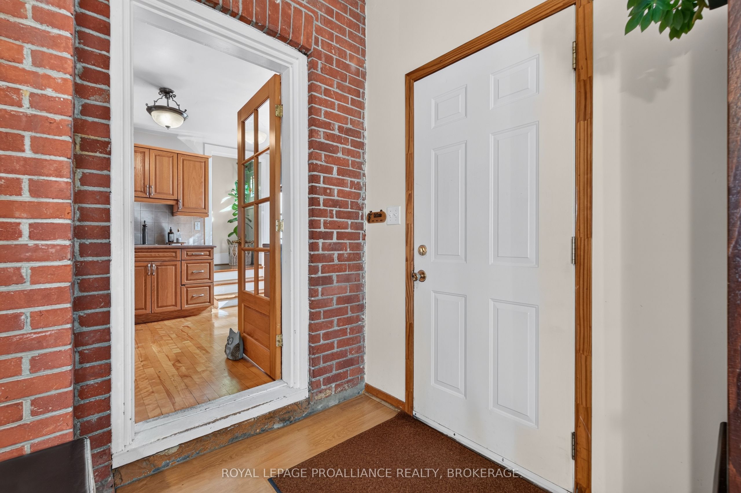 548 Division Street Property Photo 16