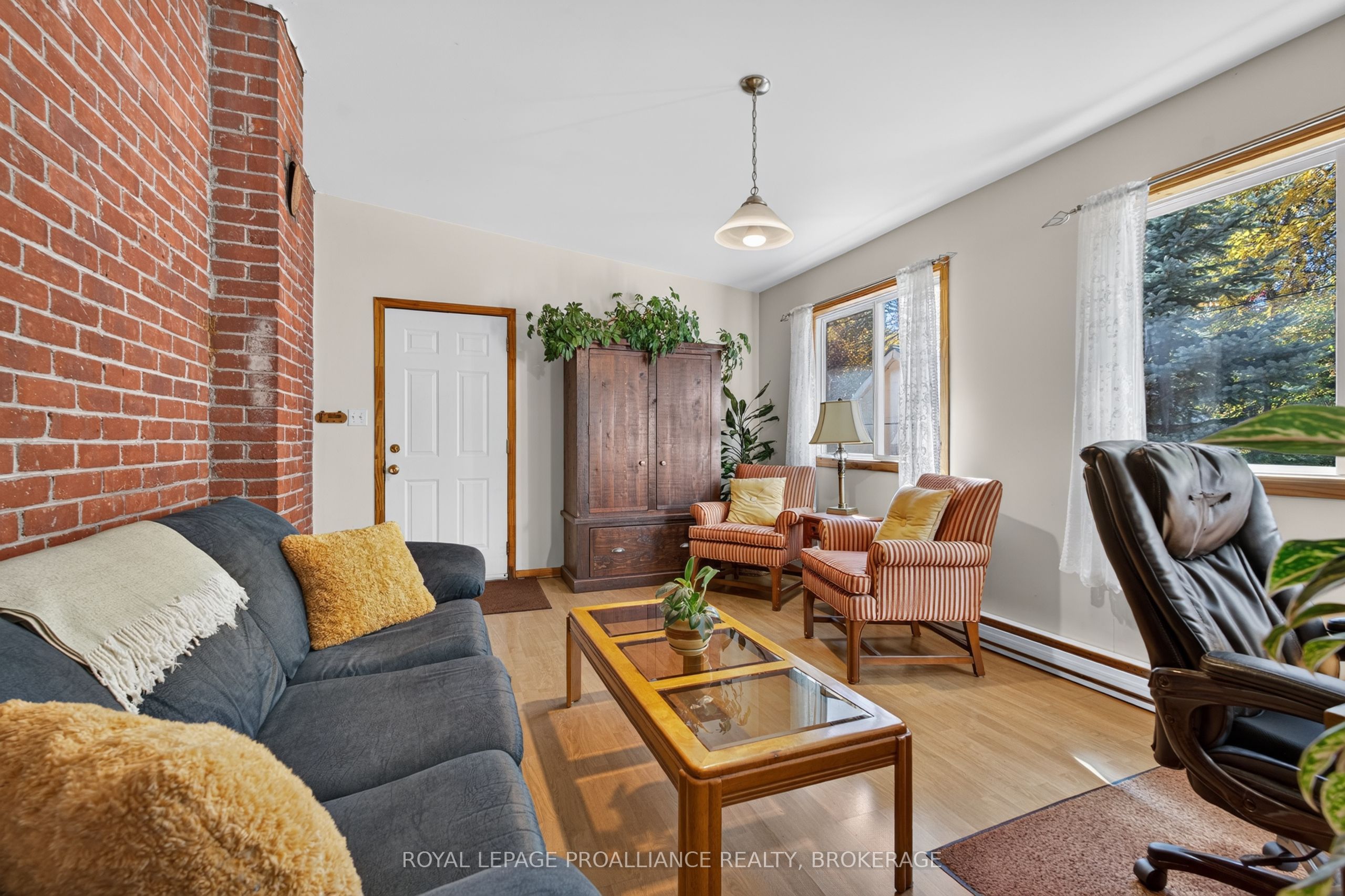 548 Division Street Property Photo 18