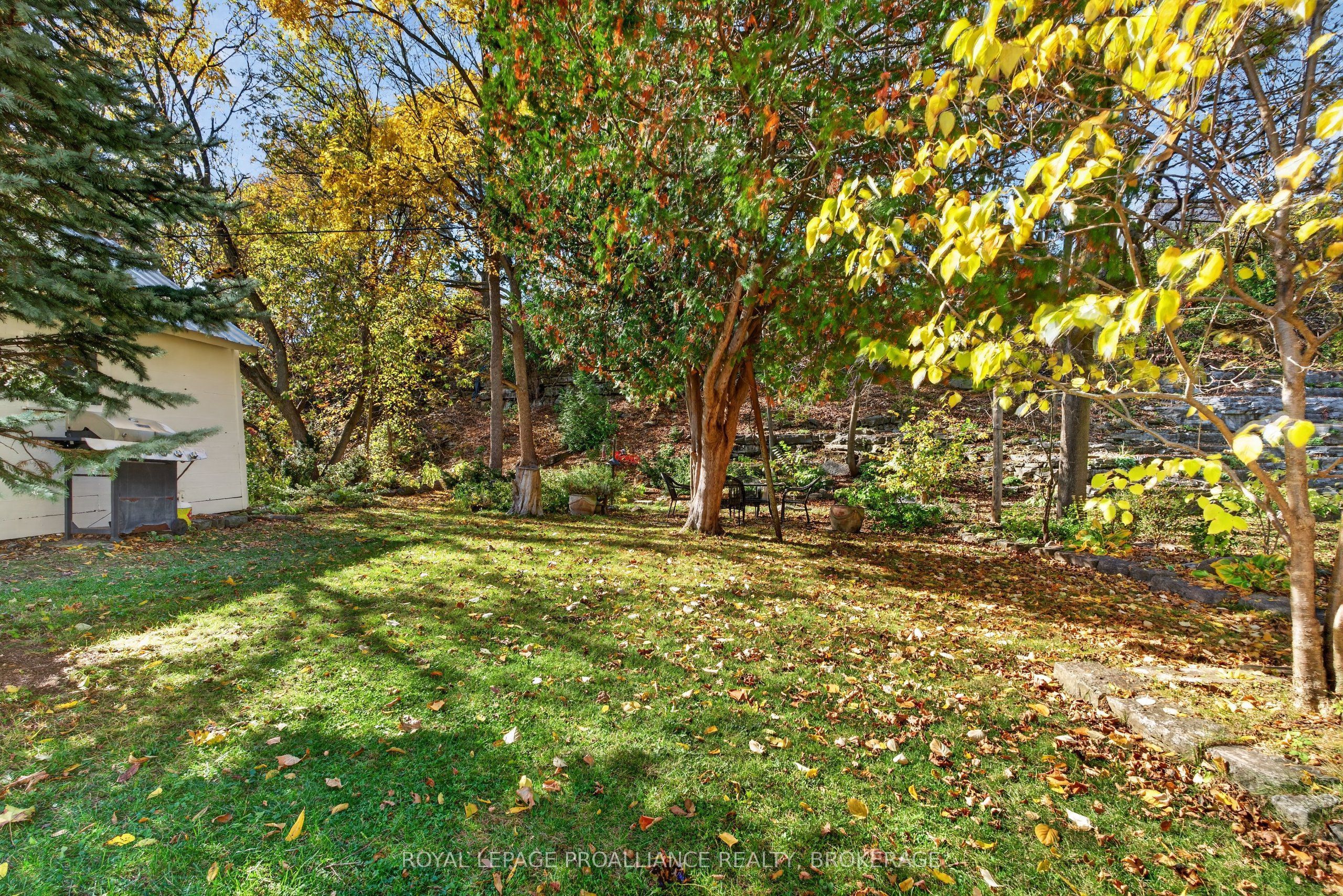 548 Division Street Property Photo 29