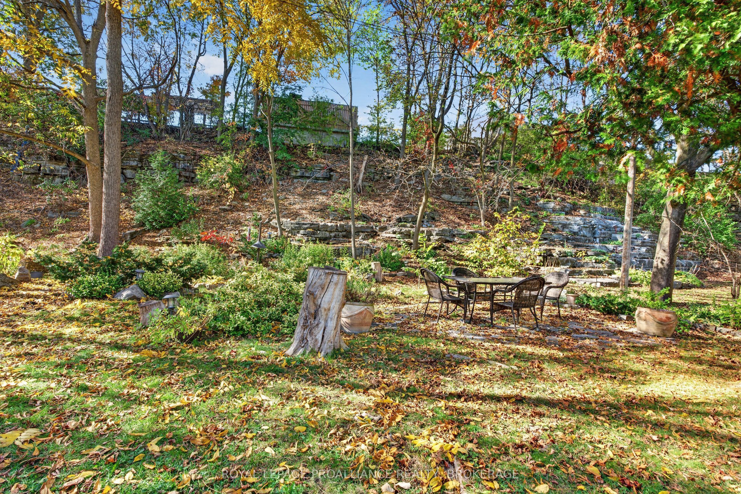 548 Division Street Property Photo 31