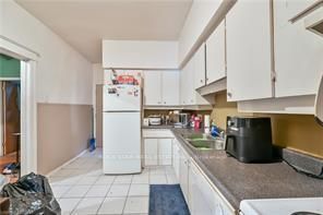 139 Balsam Avenue S Property Photo 4