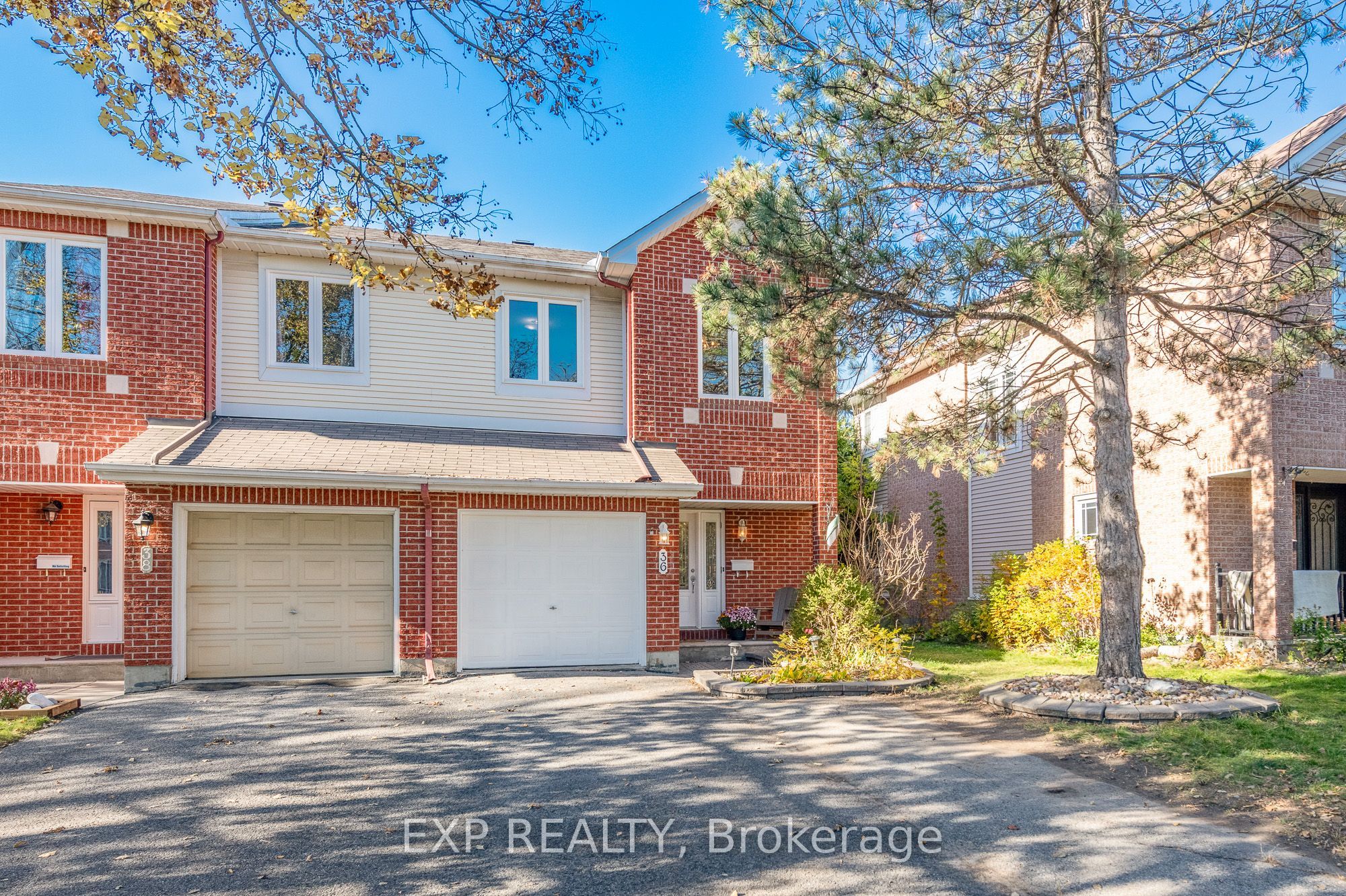 36 Meadowbreeze Drive Property Photo 1
