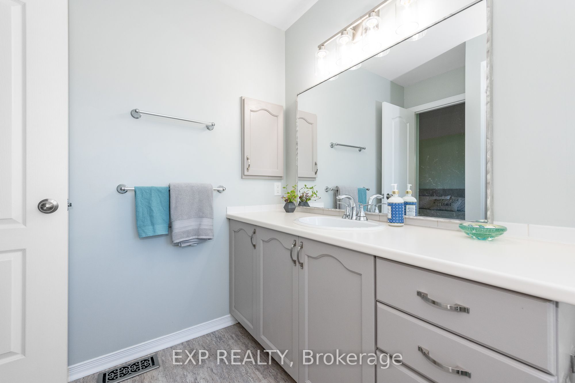36 Meadowbreeze Drive Property Photo 27