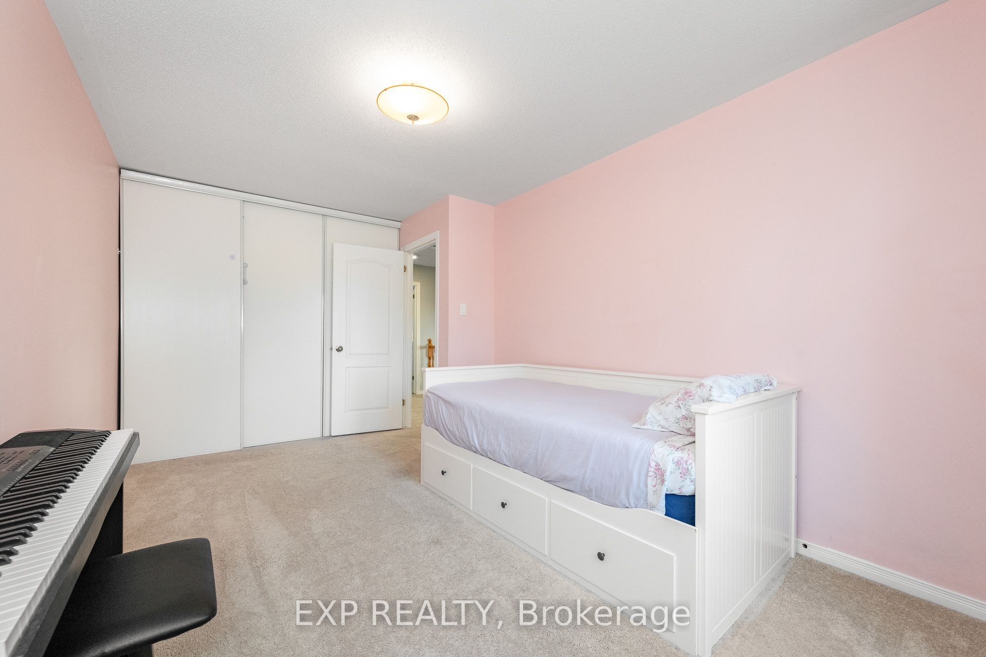 36 Meadowbreeze Drive Property Photo 29