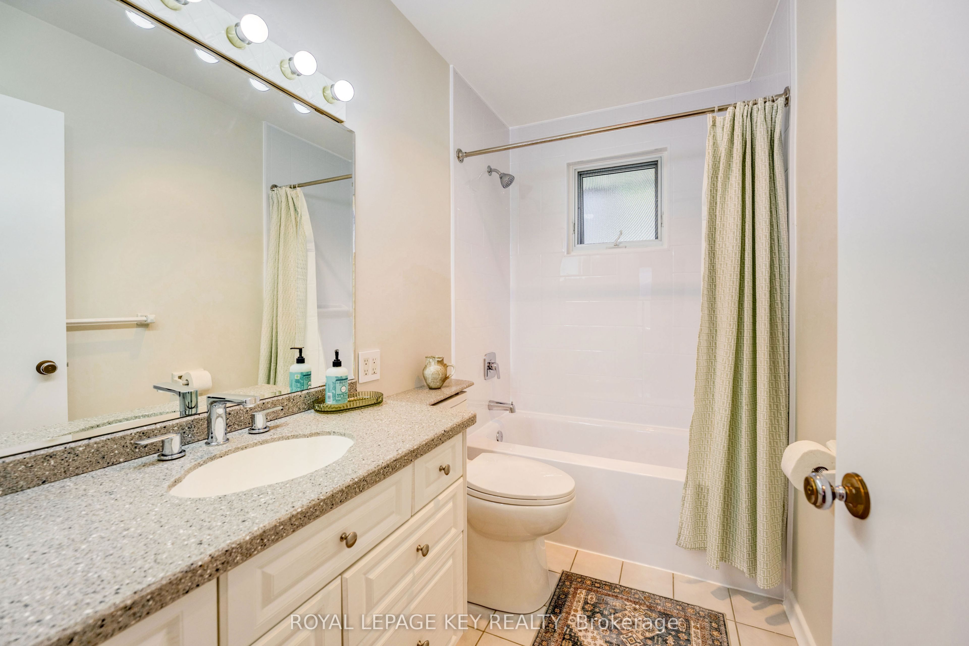 997 Hollands Avenue Property Photo 20