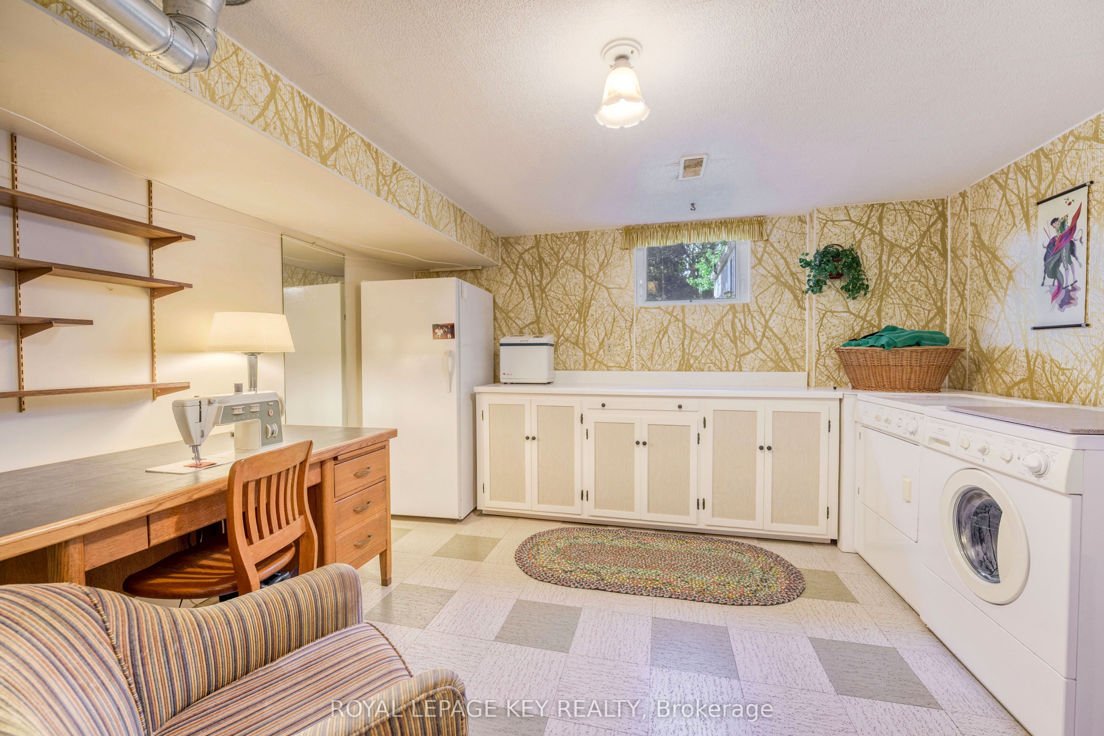 997 Hollands Avenue Property Photo 34