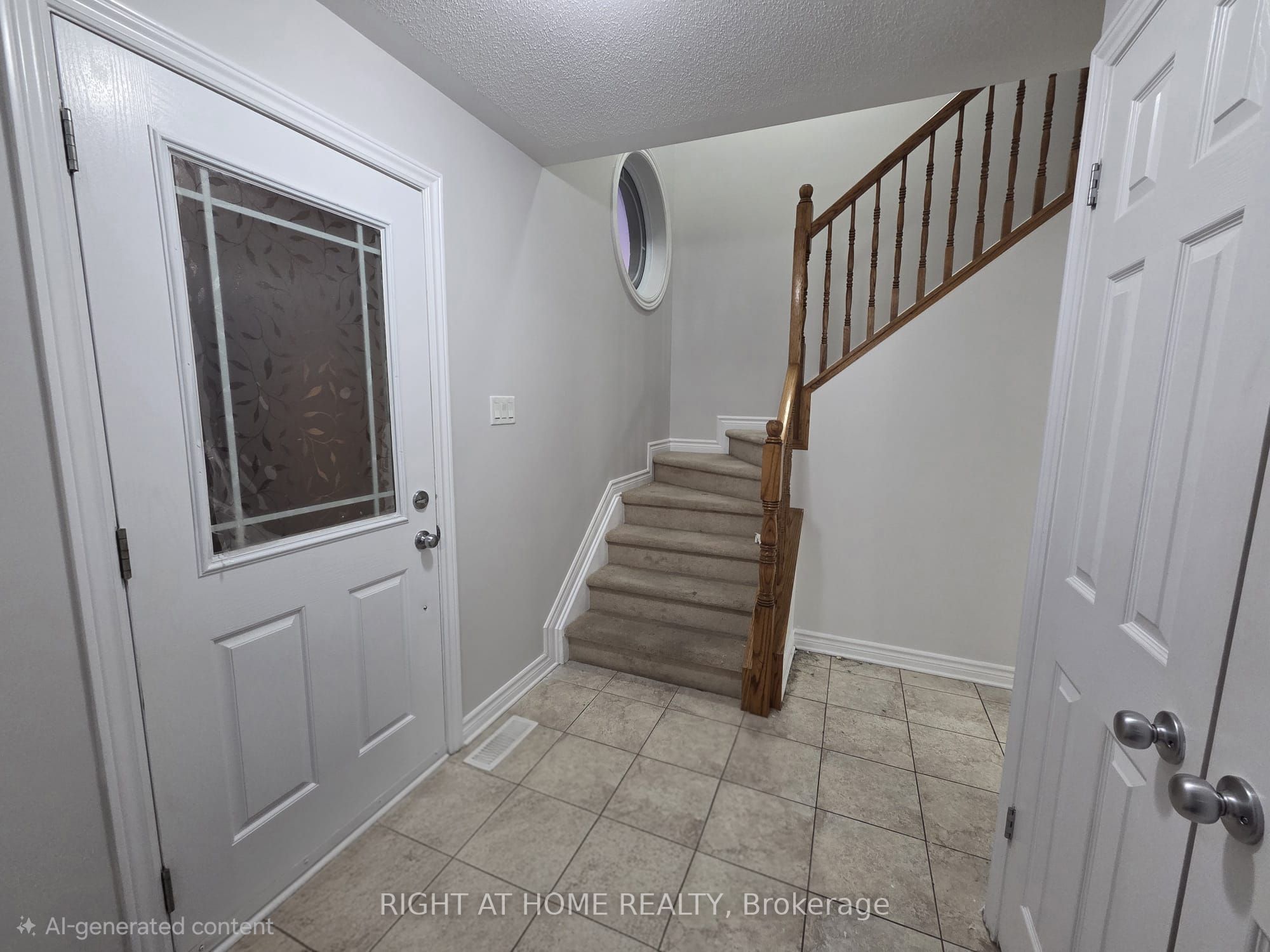 229 Leamington Way Property Photo 8