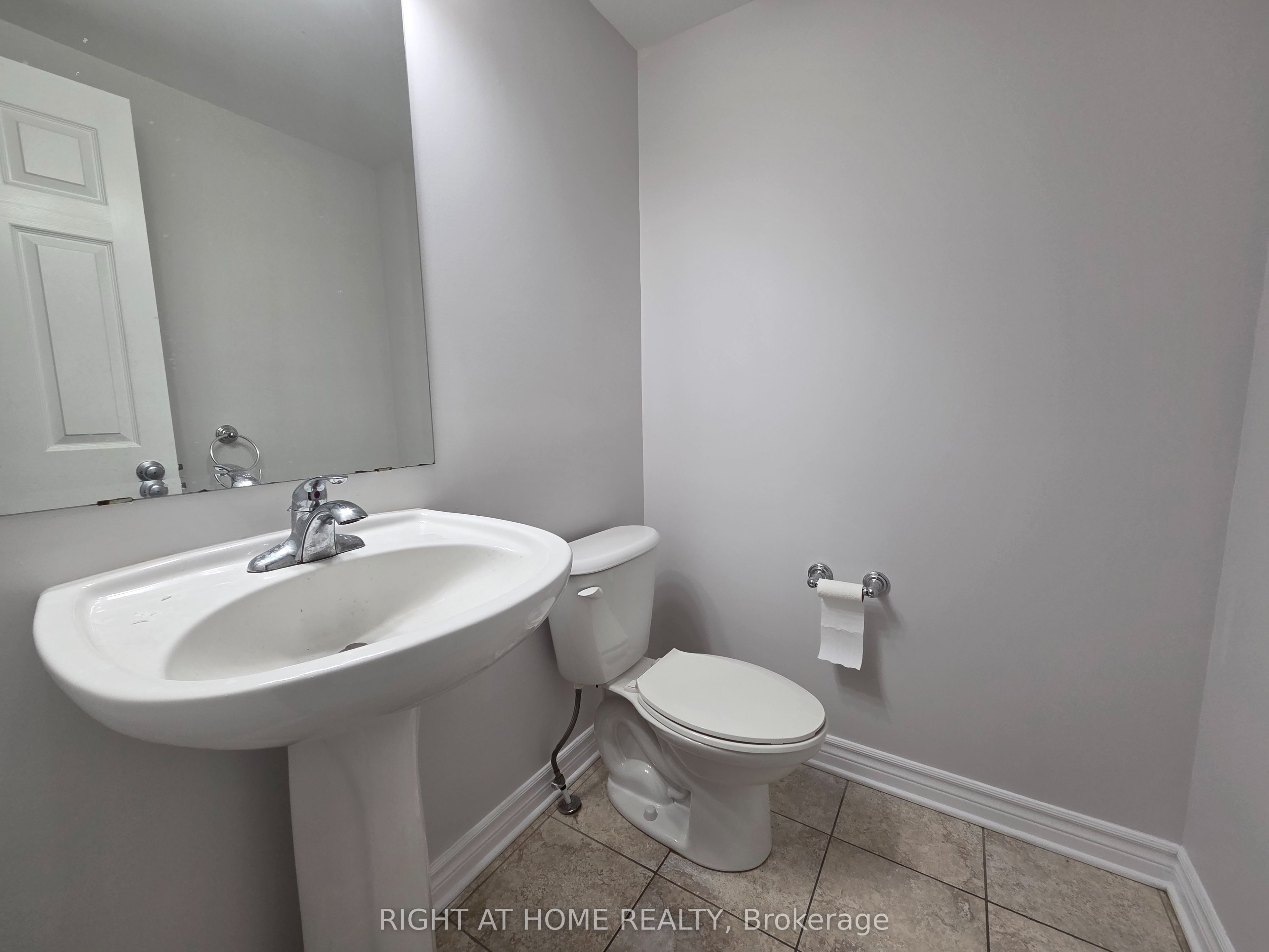 229 Leamington Way Property Photo 19
