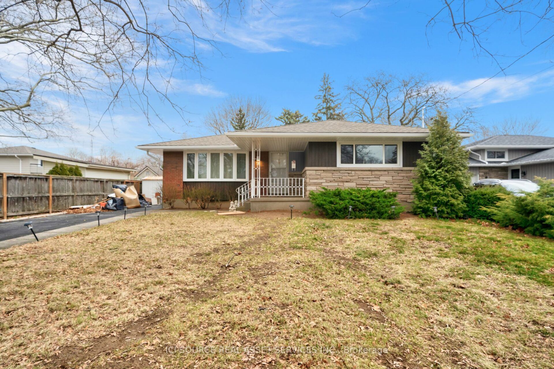 78 Leaside Drive Lower Property Photo 2