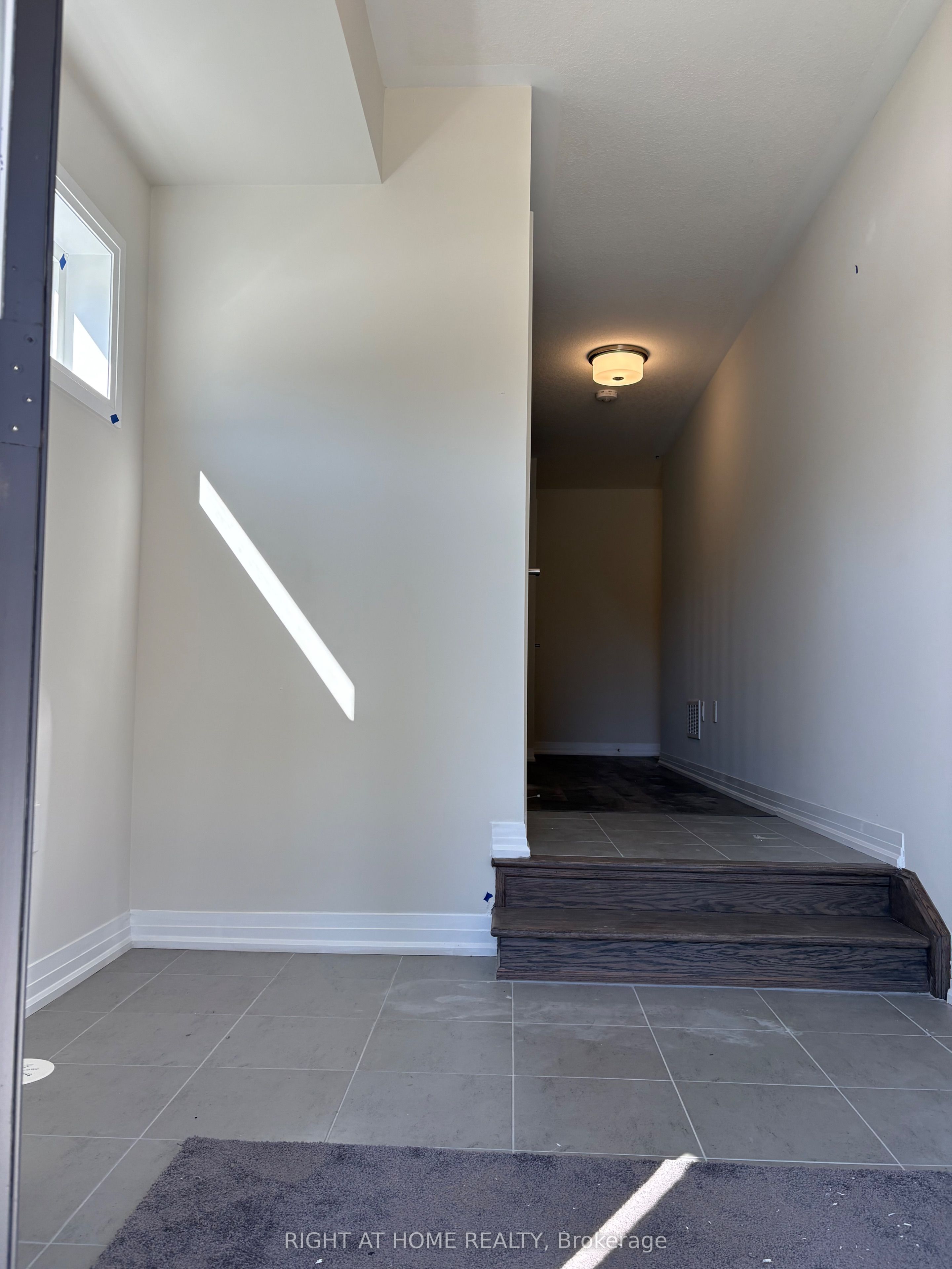 660 Colborne St Street W Property Photo 3