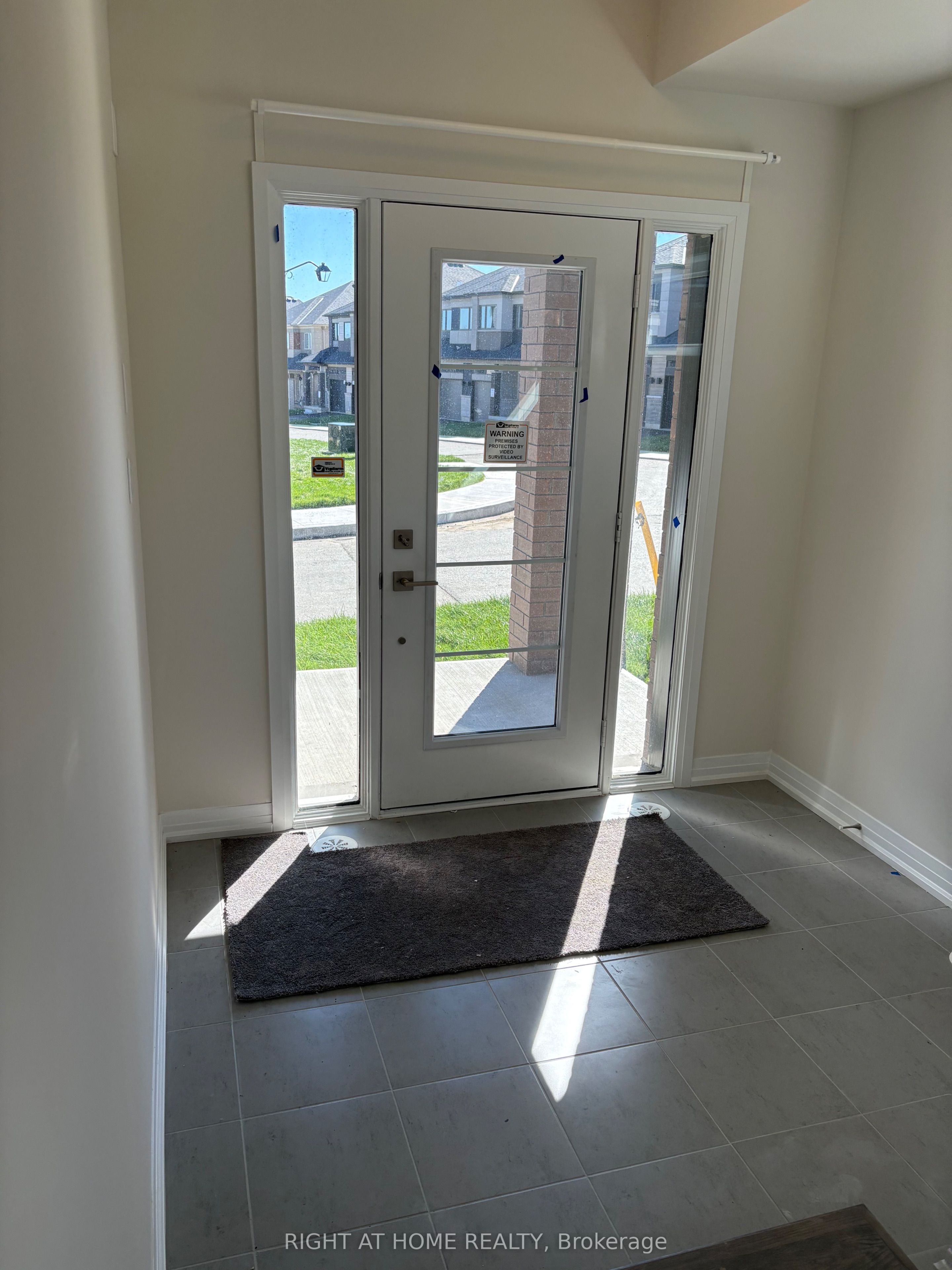 660 Colborne St Street W Property Photo 5