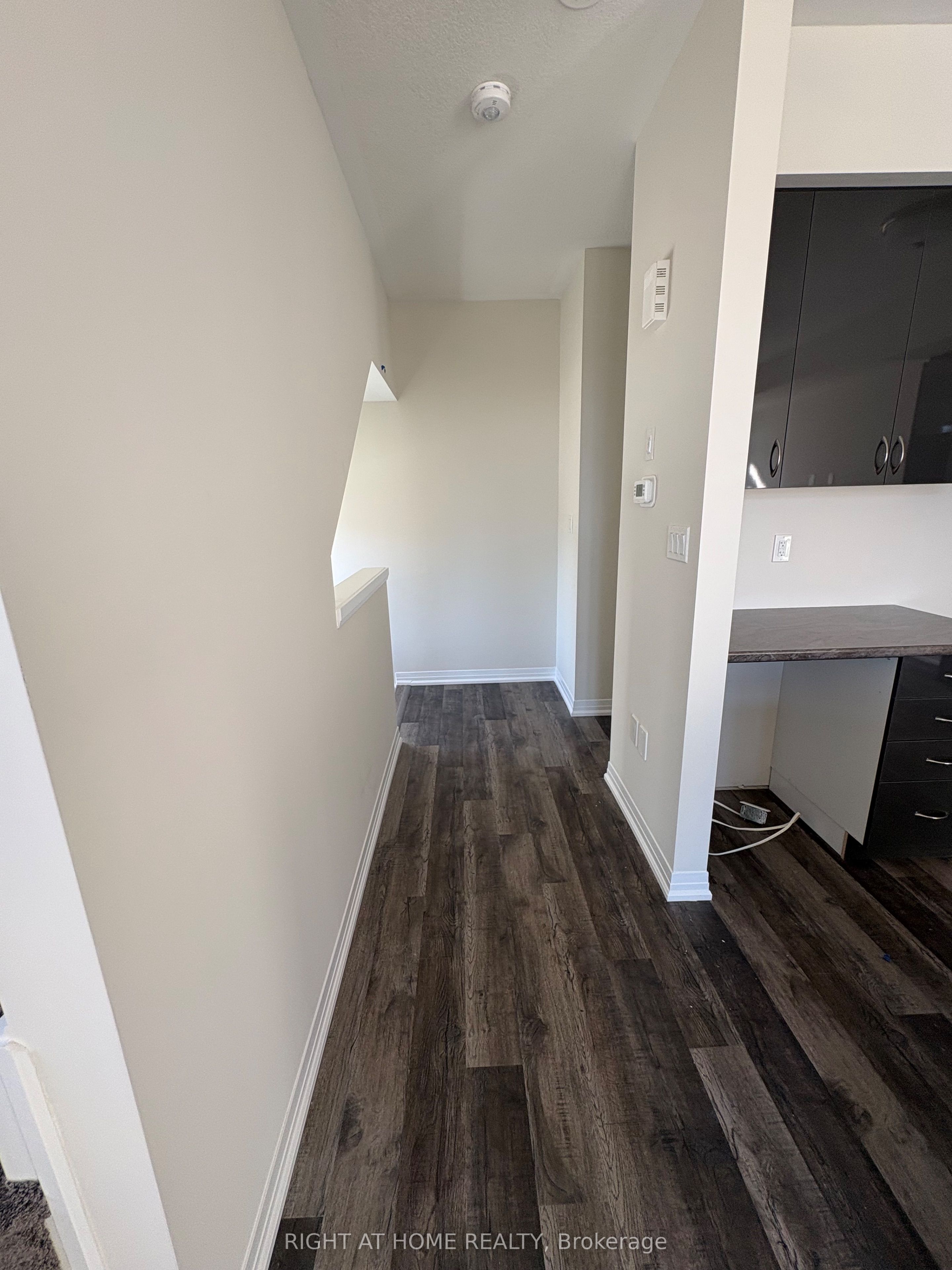 660 Colborne St Street W Property Photo 8