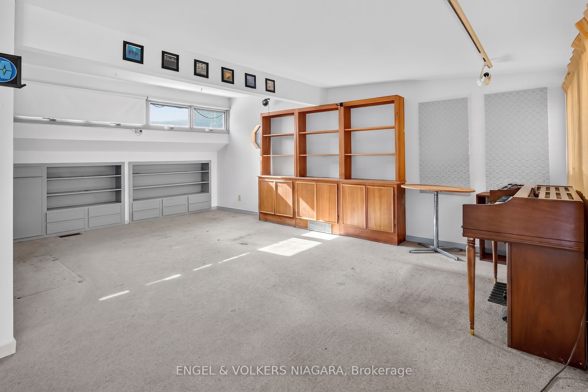 41 Park Road S Property Photo 37