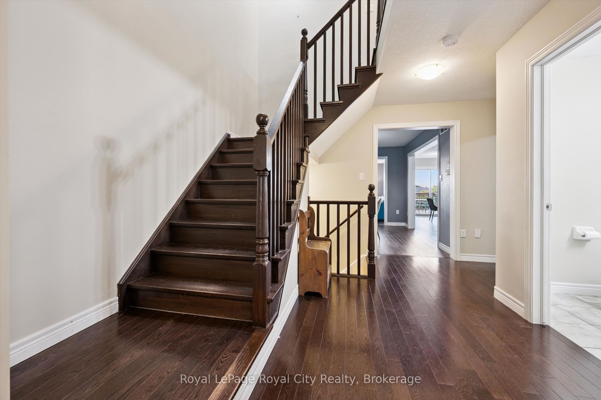 36 Oakes Crescent Property Photo 5