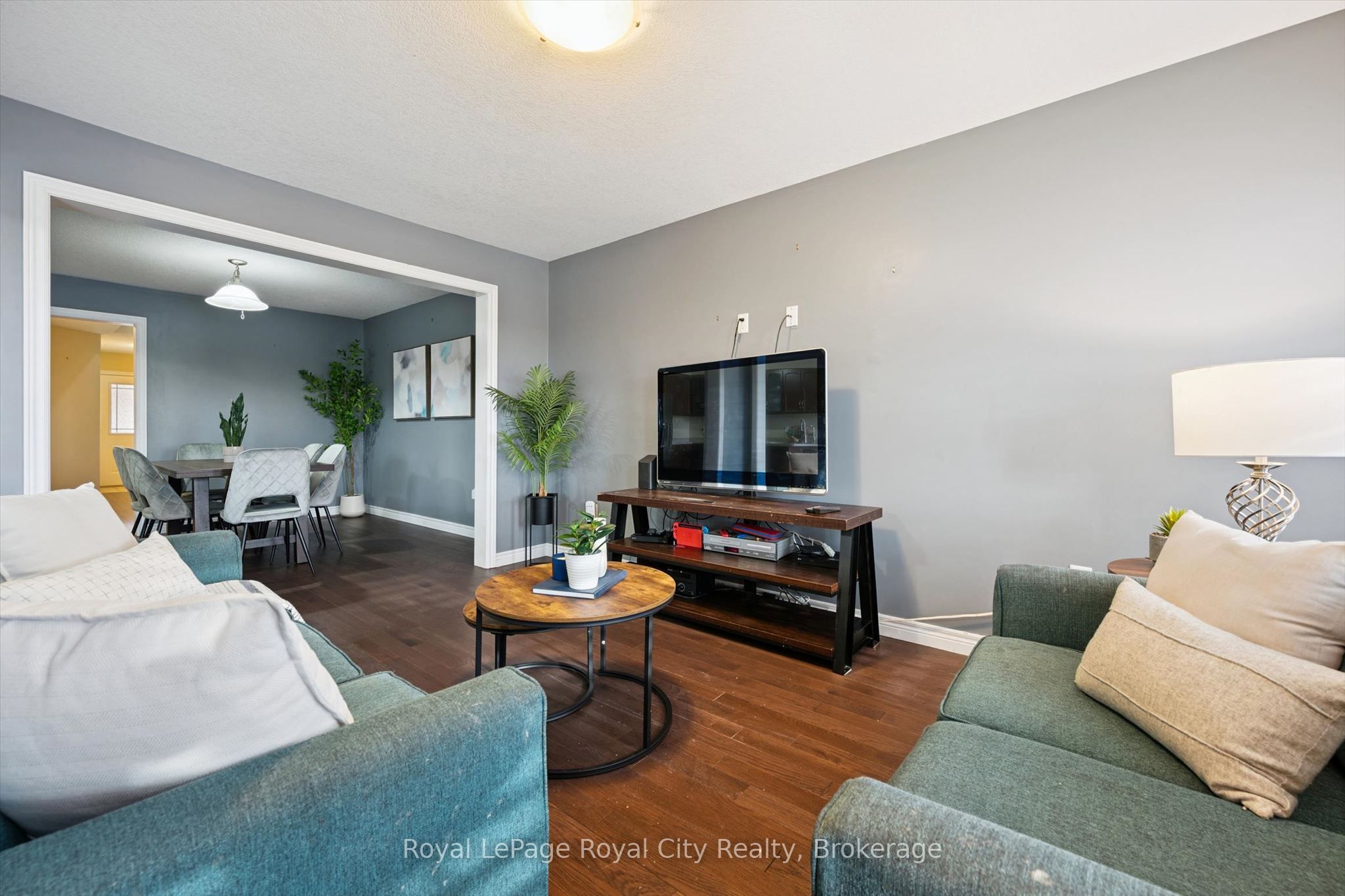 36 Oakes Crescent Property Photo 11