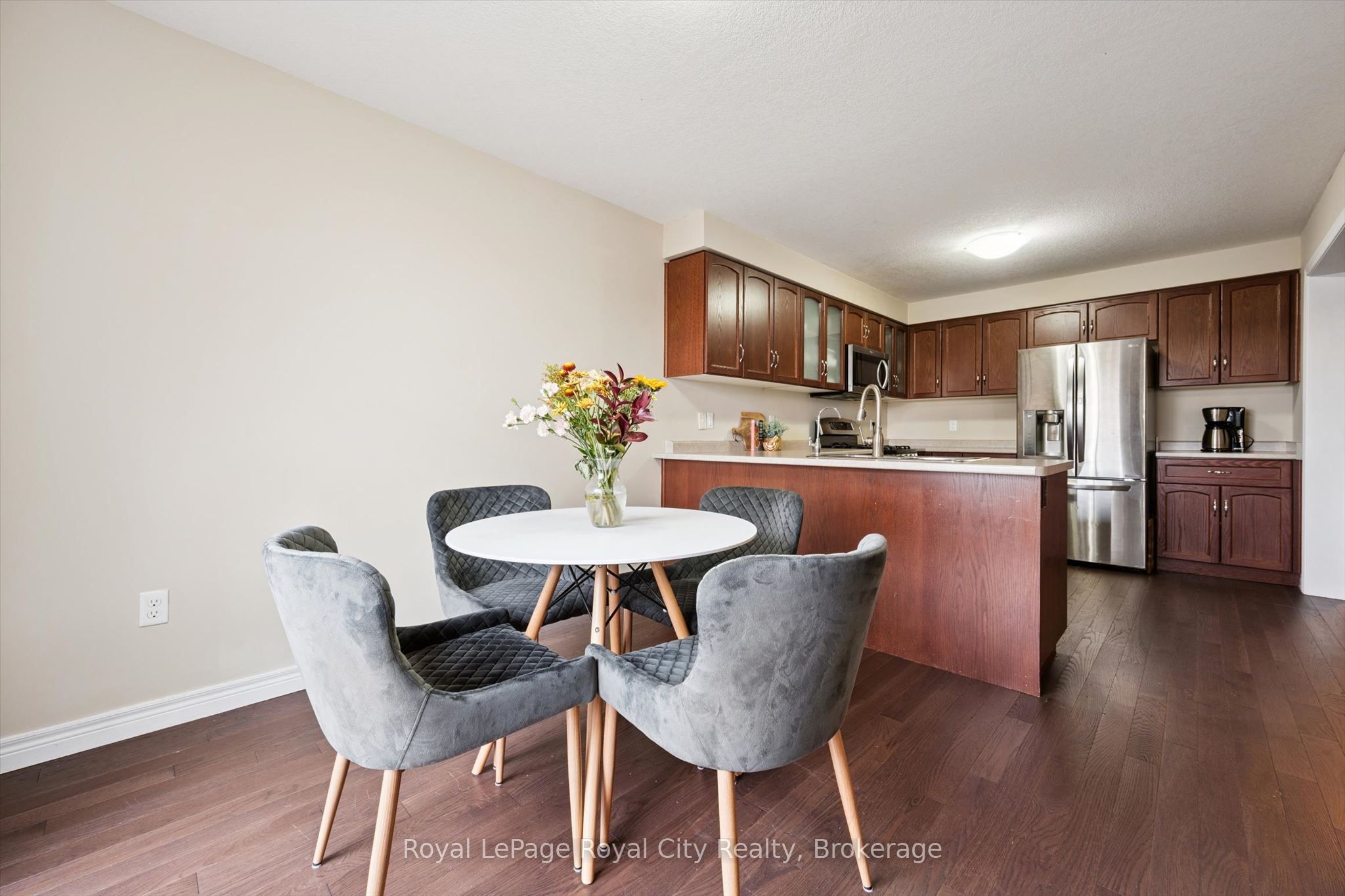 36 Oakes Crescent Property Photo 15
