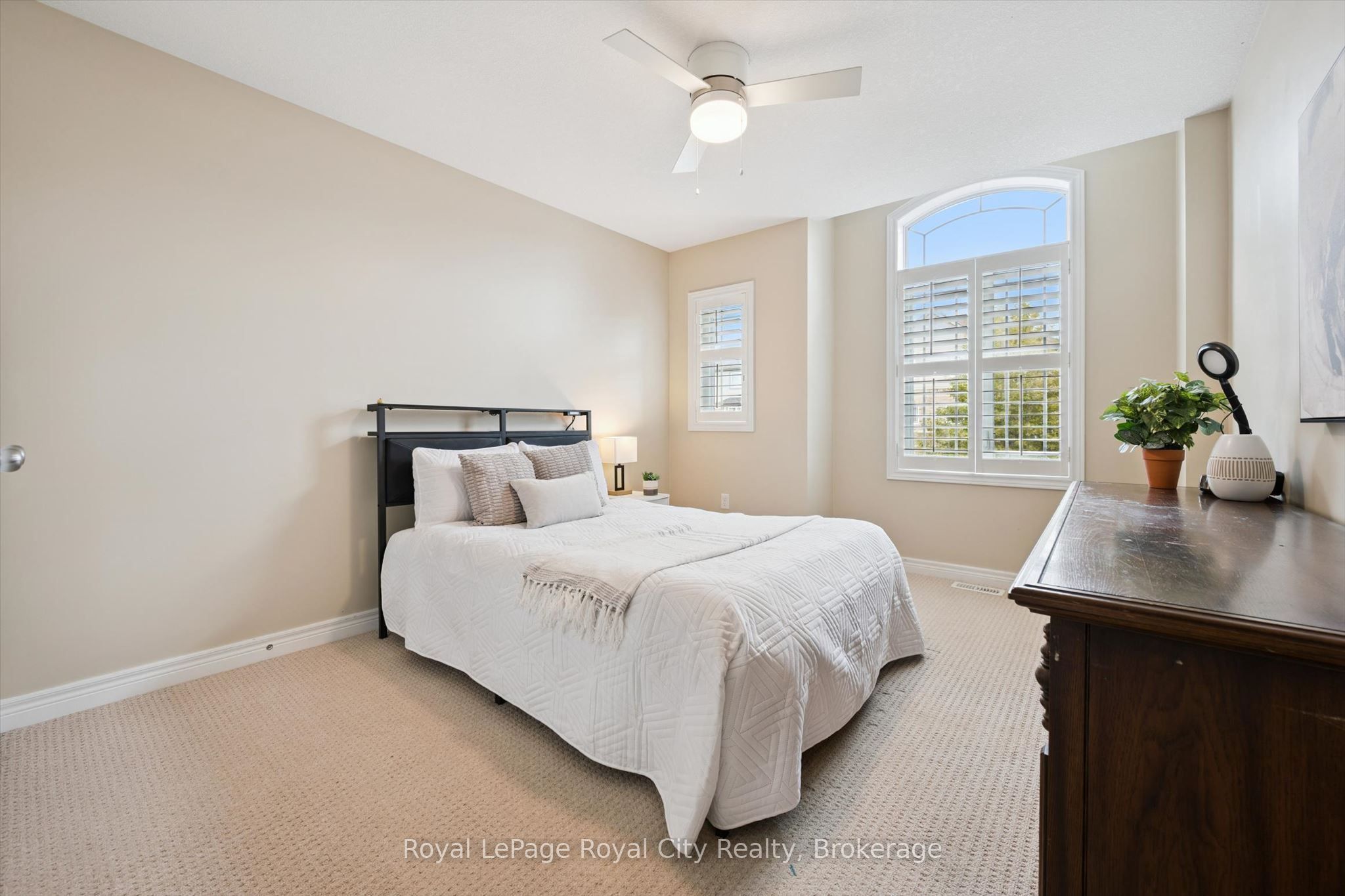 36 Oakes Crescent Property Photo 23