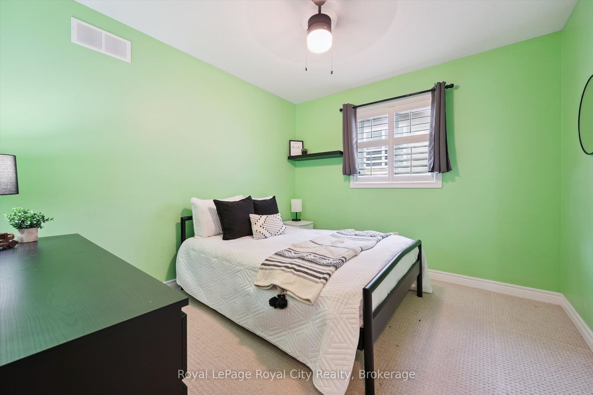 36 Oakes Crescent Property Photo 26