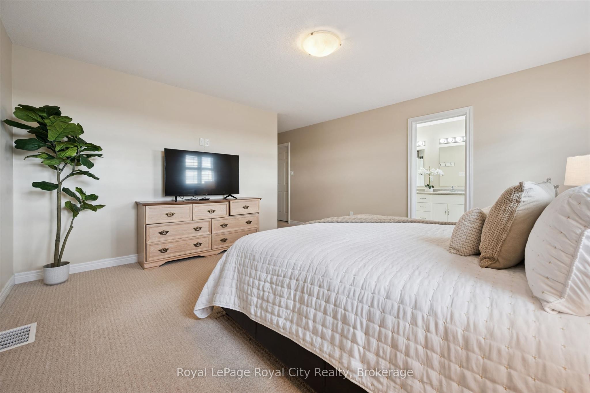 36 Oakes Crescent Property Photo 28