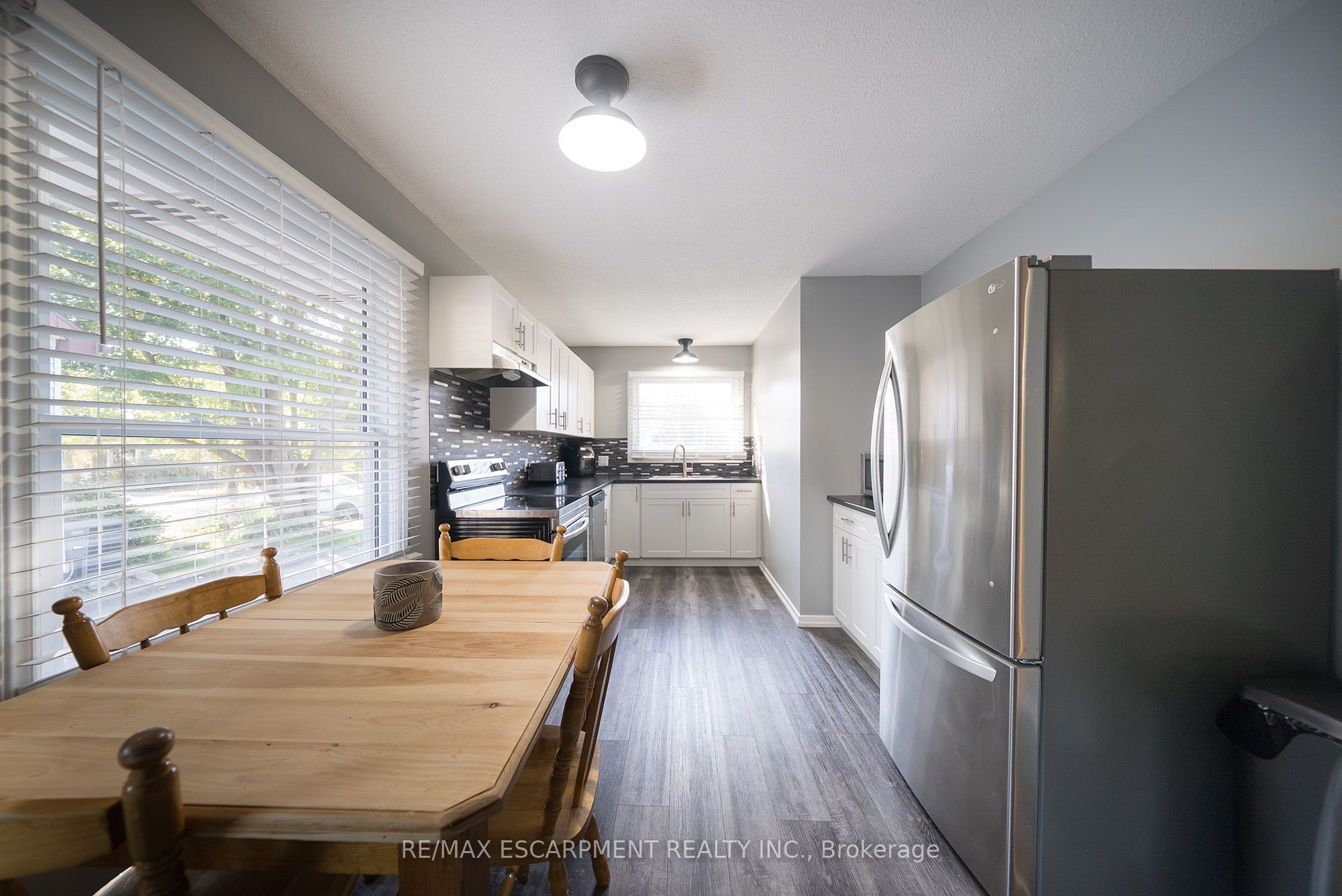 30 Lida Street Property Photo 7