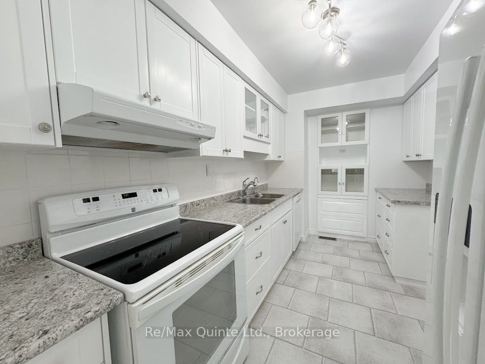 11 Janlyn Crescent 8 Property Photo 13