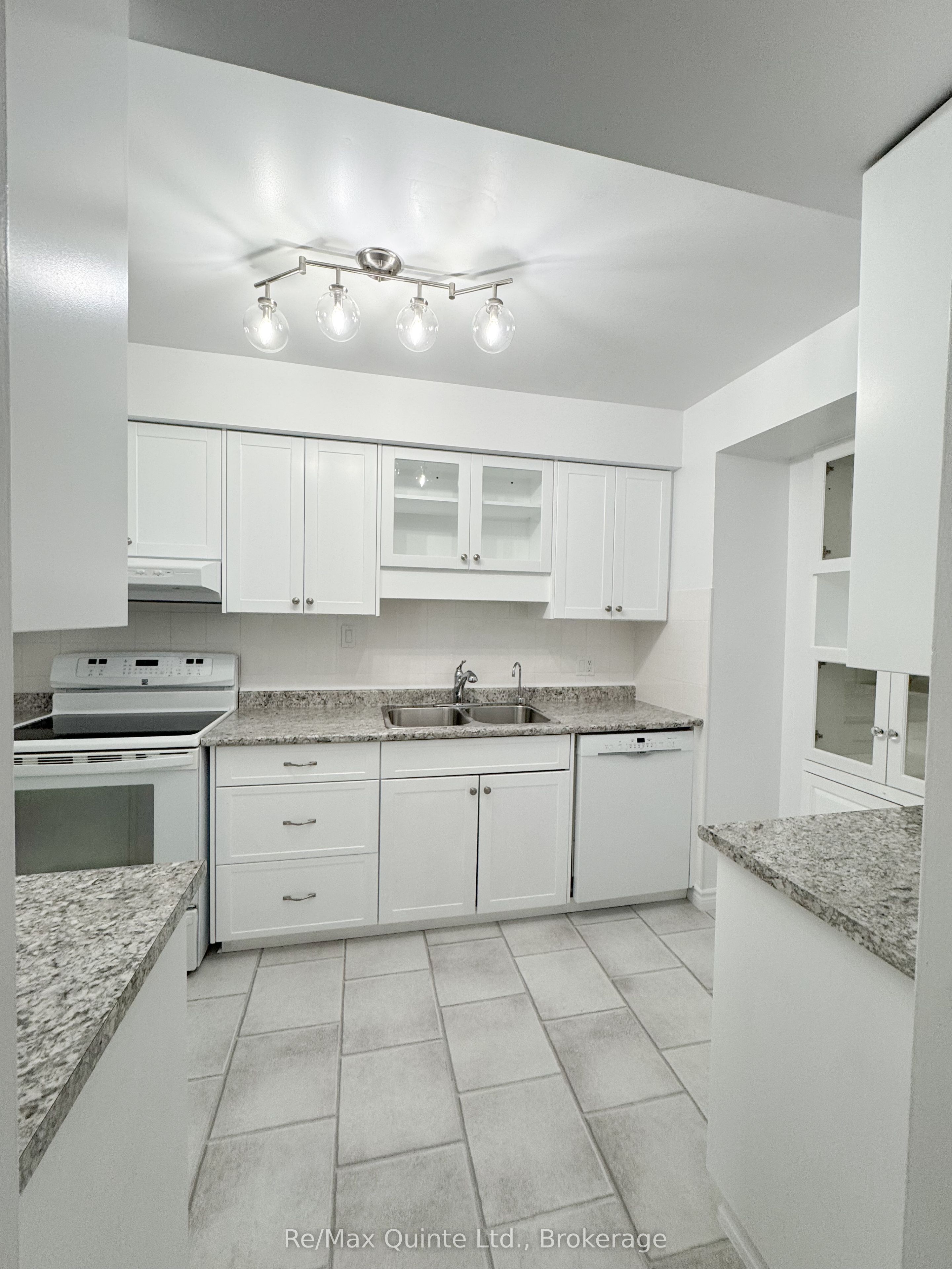11 Janlyn Crescent 8 Property Photo 15